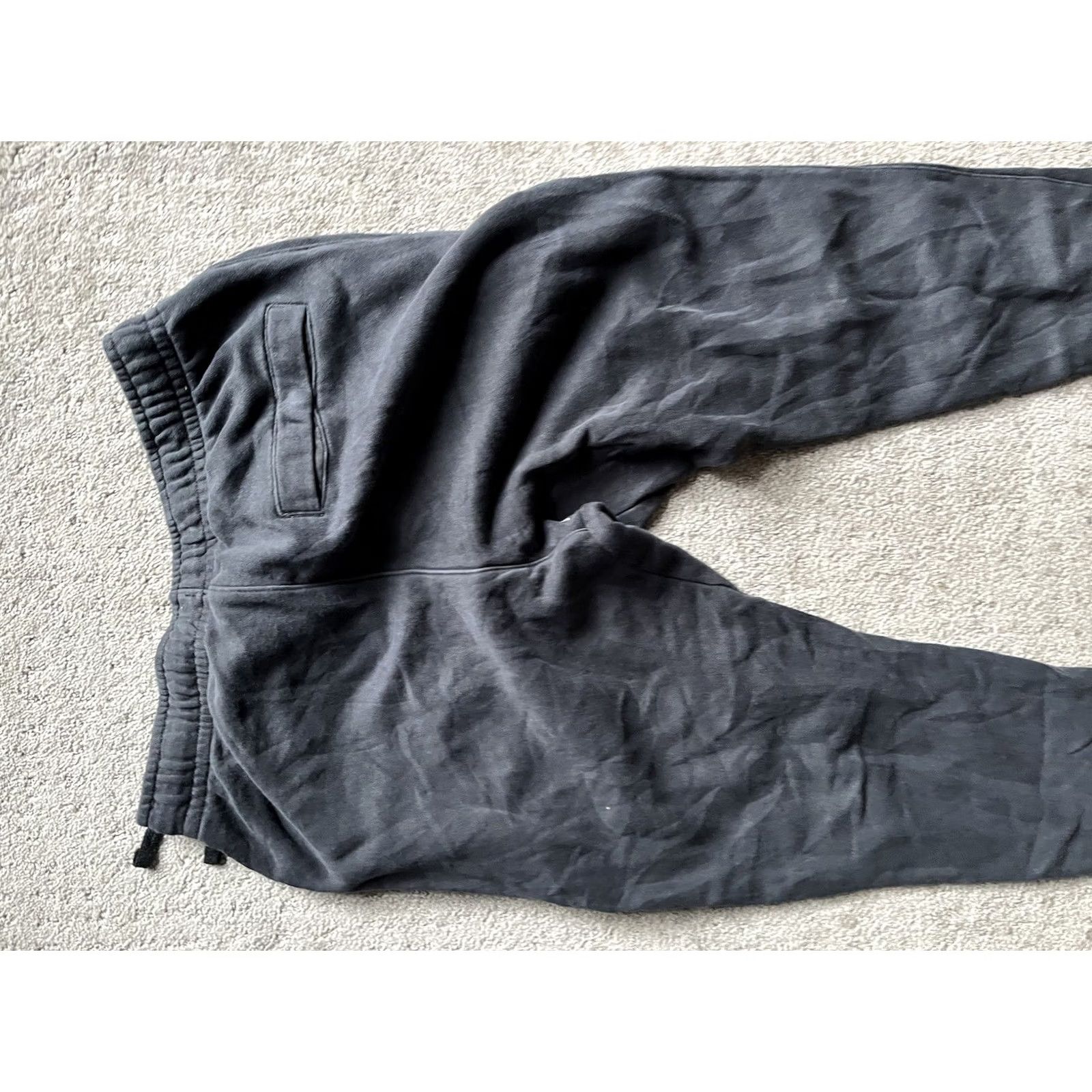 Nike Nike Sweatpants Size S Black Standard Fit Tapered Leg BV2671-010 Men's Size US 29 - 4 Thumbnail