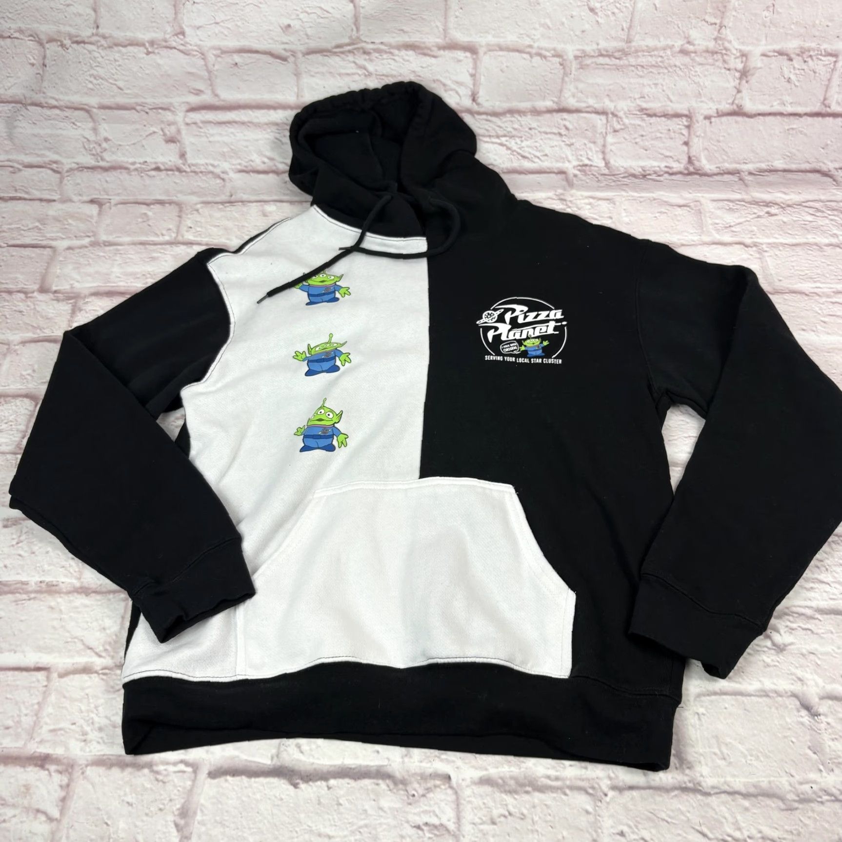 Disney Disney Hoodie Mens Medium Black Alien Pullover Fleece Toy Story Pizza Planet Graphic Print Kangaroo Pocket Crew Neck Drawstring Hooded Relaxed Size US M / EU 48-50 / 2 - 4 Thumbnail