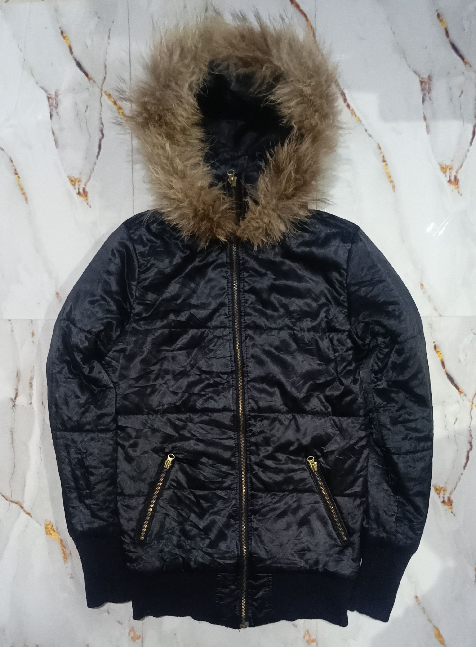 semanticdesign 2000s Japanese Punk Grunge Raccoon Fur Puffer Jacket opium Size US S / EU 44-46 / 1 - 1 Thumbnail