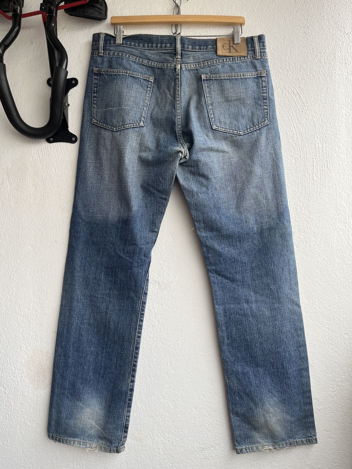 Calvin Klein VINTAGE Y2K CALVIN KLEIN DISTRESSED DENIM FADED JEANS Size US 38 / EU 54 - 2 Thumbnail