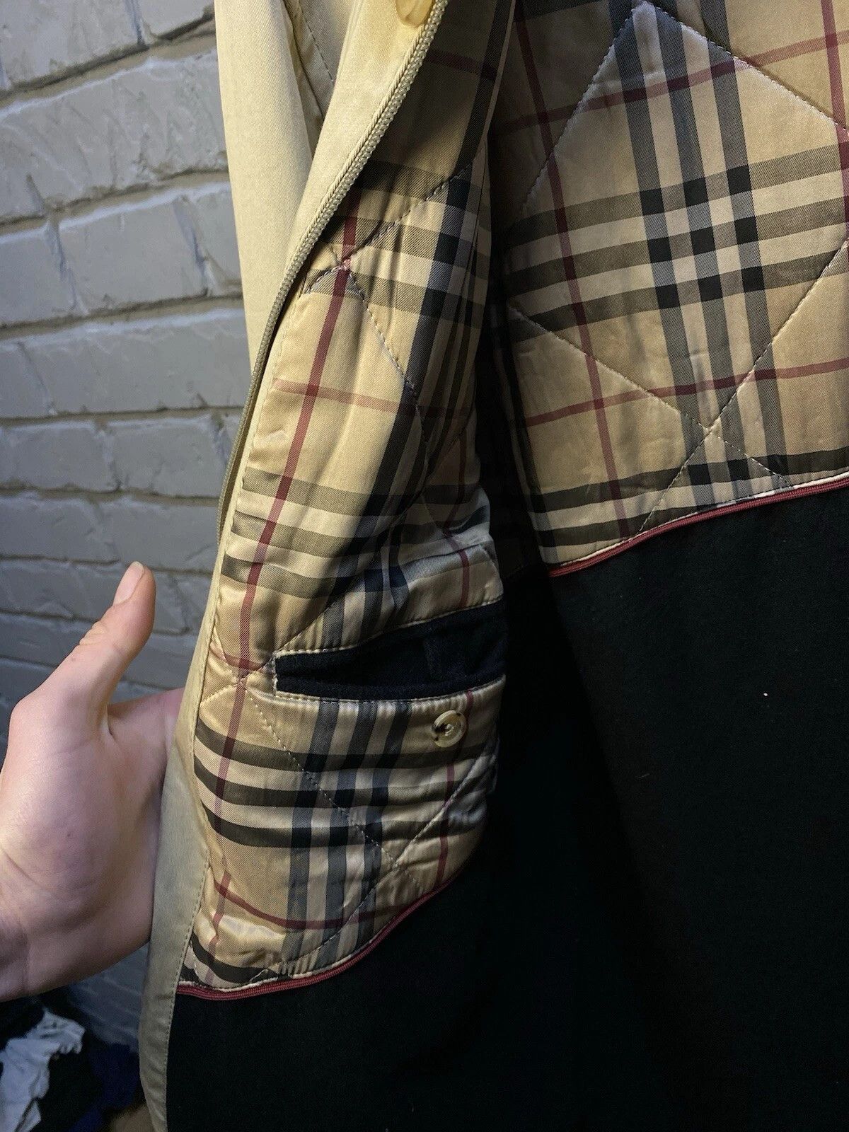 Burberry Vintage Burberry Beige Trench Coat Jacket Mens Size 52 Size US L / EU 52-54 / 3 - 6 Thumbnail