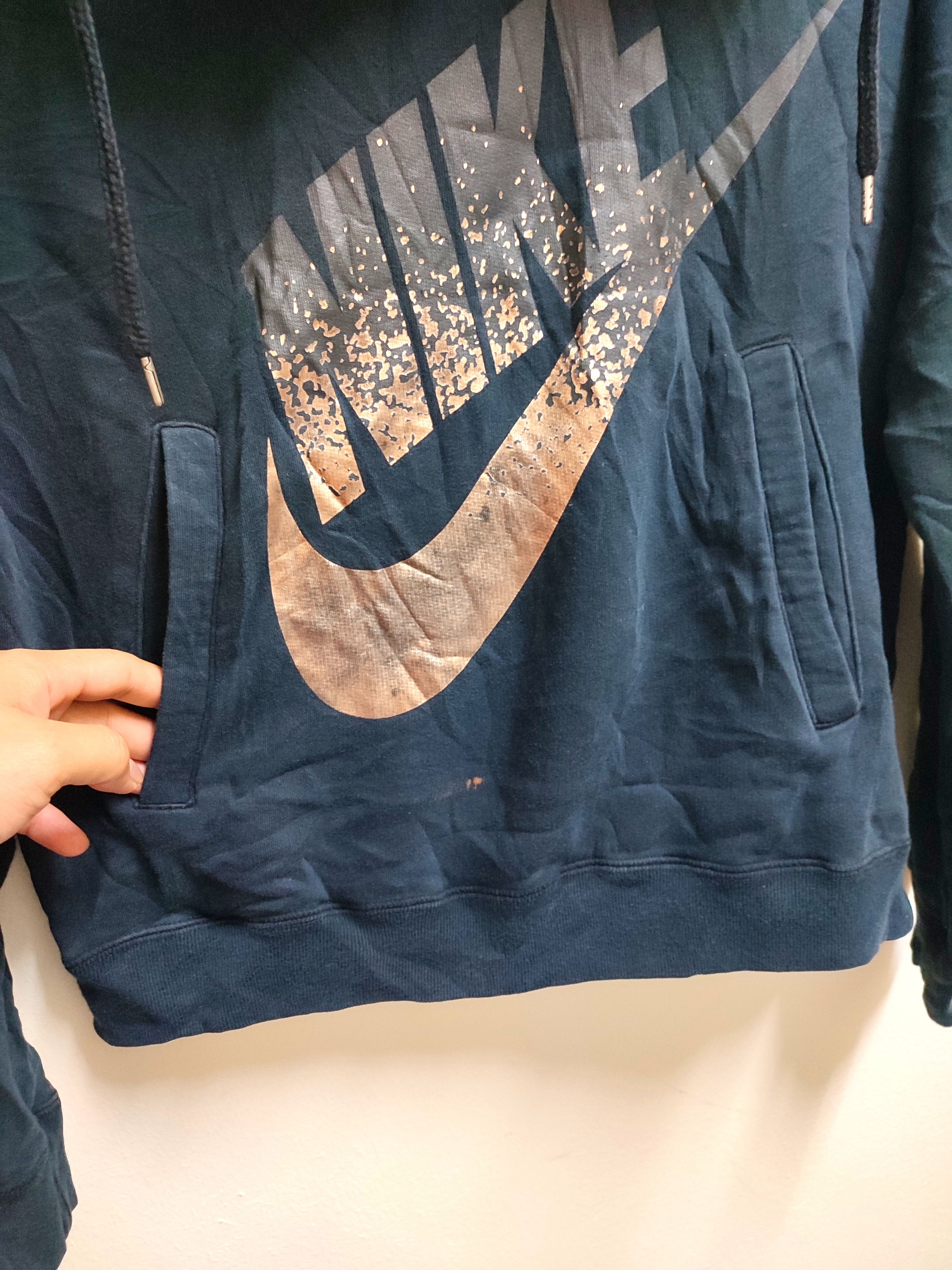 Nike Vintage Y2k Nike Black Hoodies Size US M / EU 48-50 / 2 - 5 Thumbnail