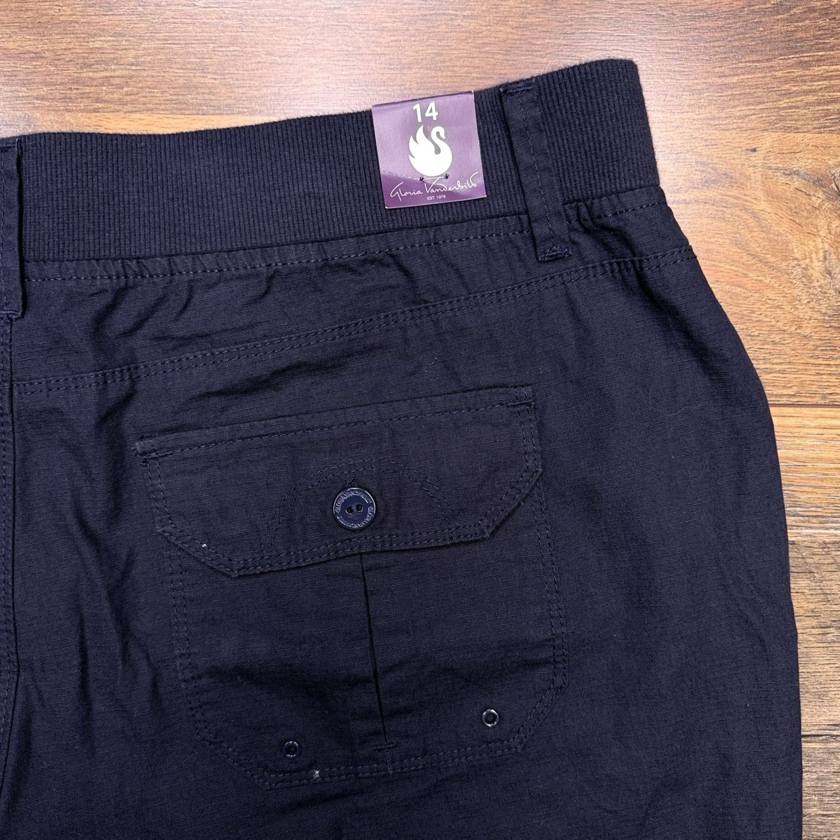 Gloria Vanderbilt gloria vanderbilt shorts womens 14 midnight affair elastic waist high rise new blue solid 14 womens shorts Size 36" / US 14 / IT 50 - 7 Thumbnail