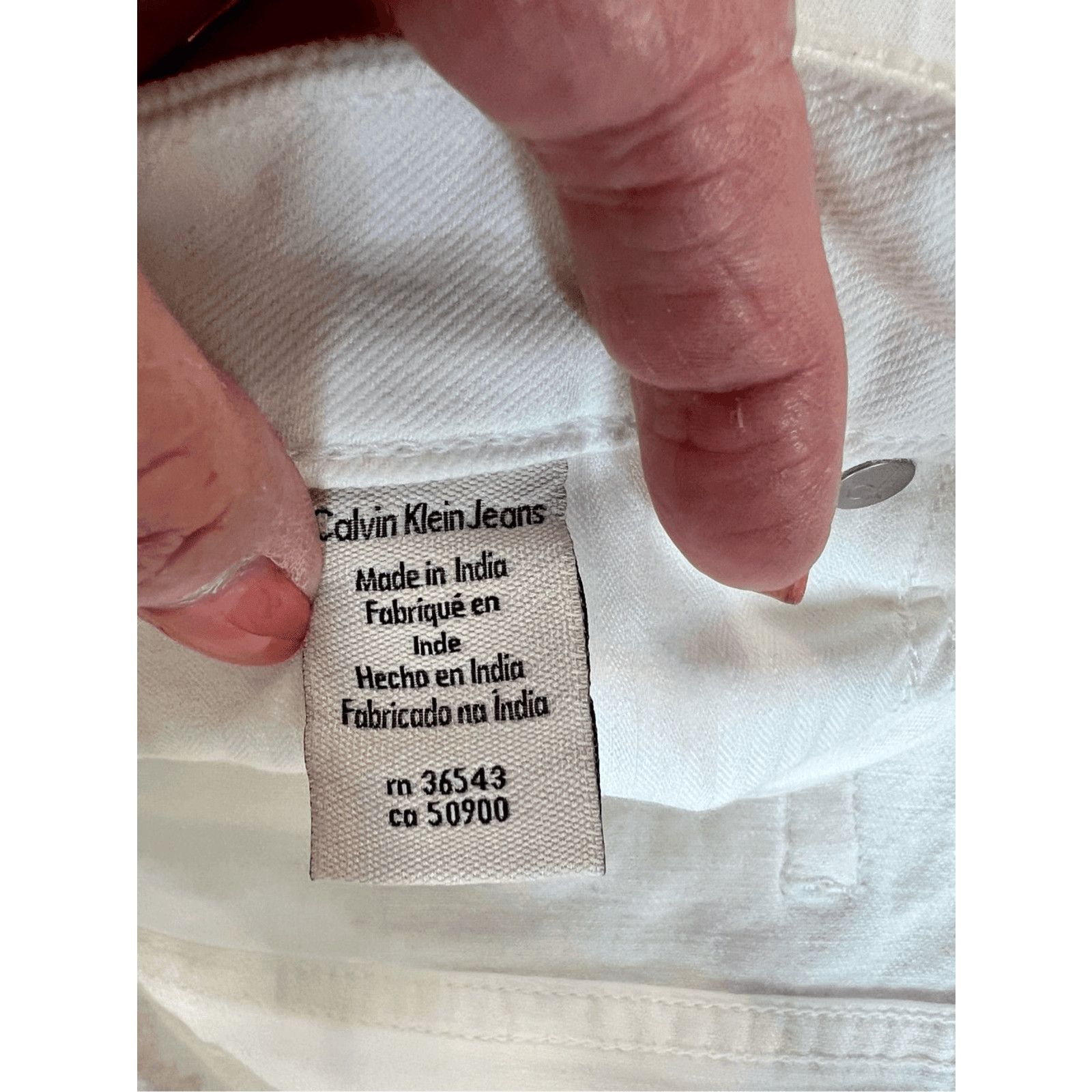 Calvin Klein Calvin Klein Distressed Mid Rise White Denim Shorts 30 NWT Size 32" / US 10 / IT 46 - 5 Thumbnail