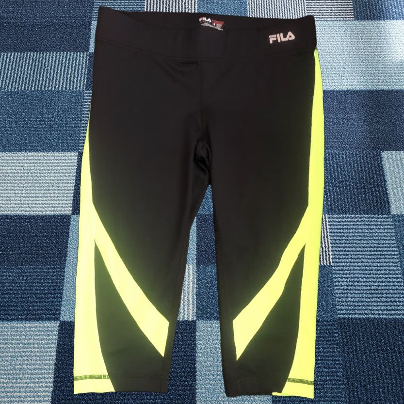 Fila FILA Capri Leggings Women's M Black/Light Blue Trim Logo Athletic Yoga Pants Size 32" / US 10 / IT 46 - 1 Thumbnail