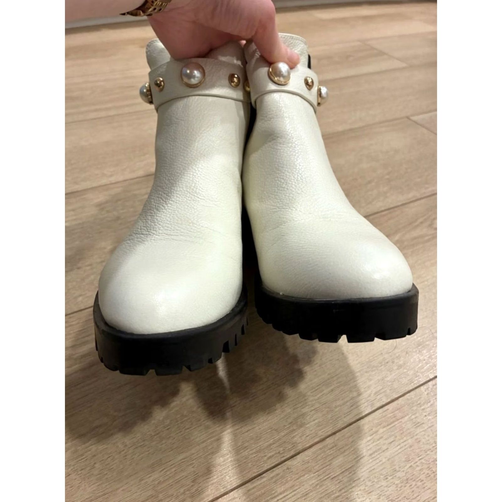 Karl Lagerfeld Karl Lagerfeld Paris Women’s Pola Chelsea Ankle Boot Cream Leather Size 9 Shoes Leather Cream Women Chelsea Bootie 9 U.S. Mens Women Size US 9 / IT 39 - 5 Thumbnail