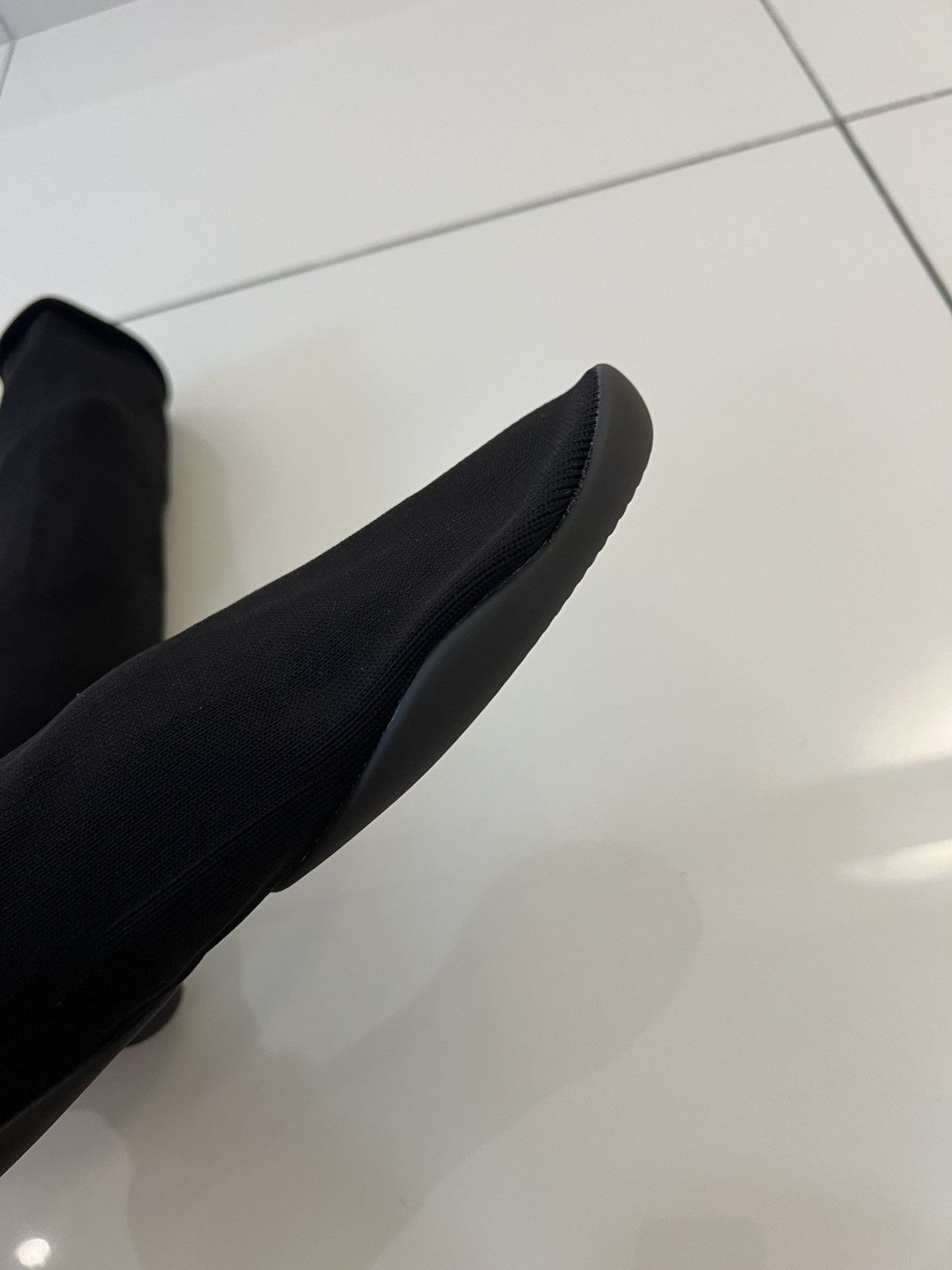Yeezy Yeezy Pods Black Size US 12 / EU 45 - 10 Thumbnail