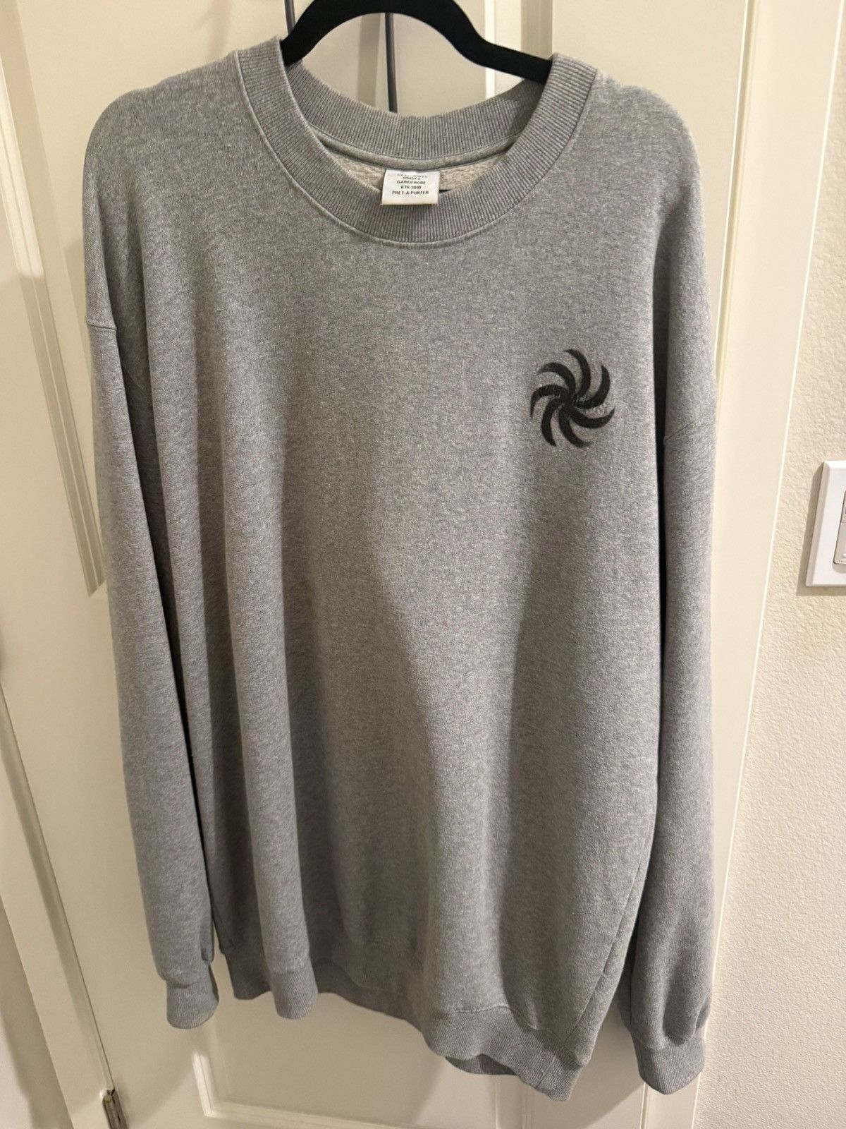 Vetements vetements 2019 fist sweater Size US M / EU 48-50 / 2 - 1 Thumbnail