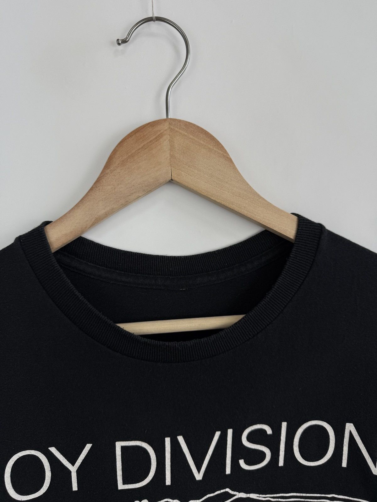 Band Tees × Joy Division × Vintage 🇬🇧 Joy Division Unknown Pleasures 2022 Fractured Music Tee Size US M / EU 48-50 / 2 - 6 Thumbnail
