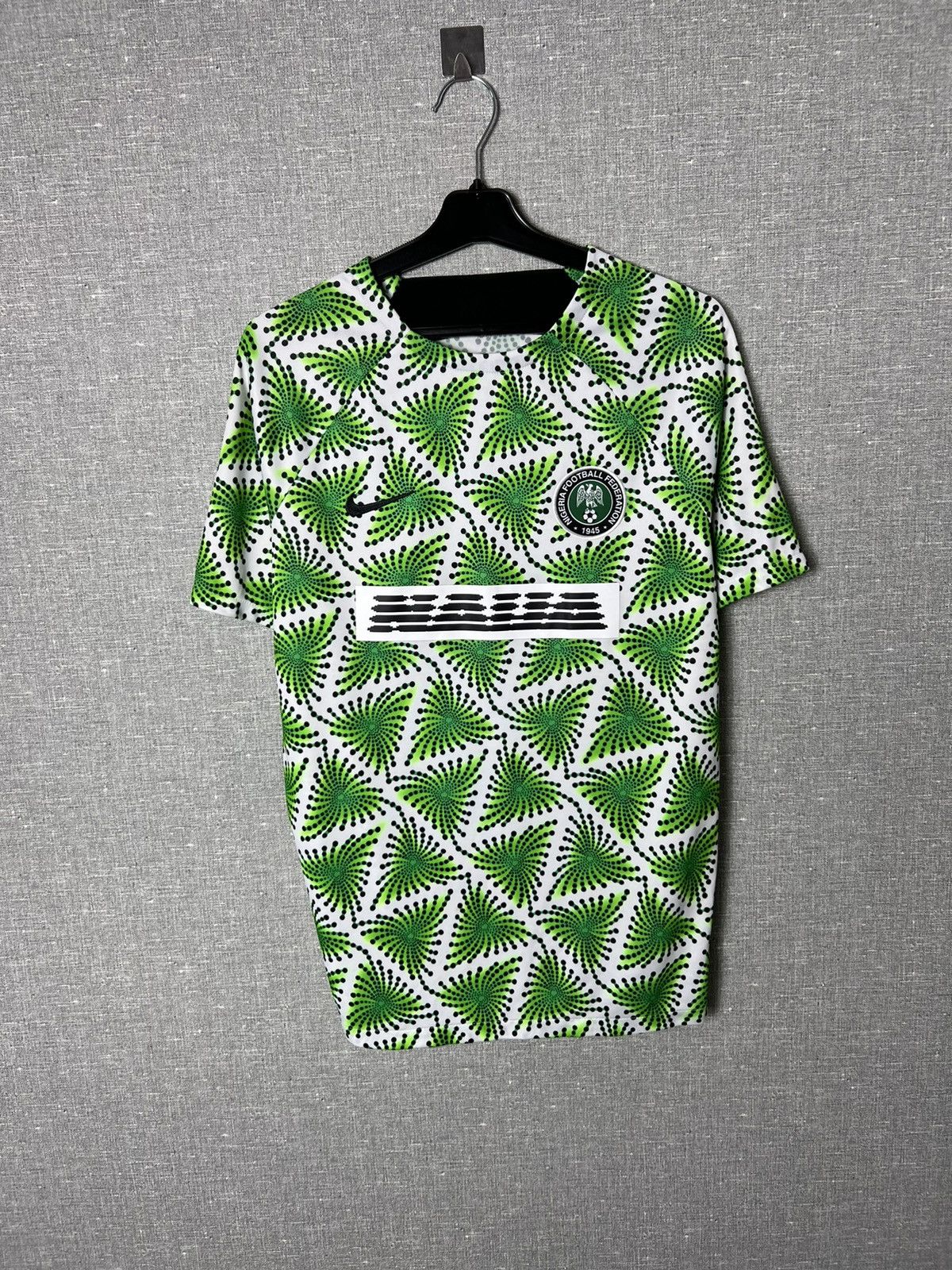 Nike 2022/23 Nike Nigeria National Football Team Pre Match Jersey Size US M / EU 48-50 / 2 - 1 Thumbnail