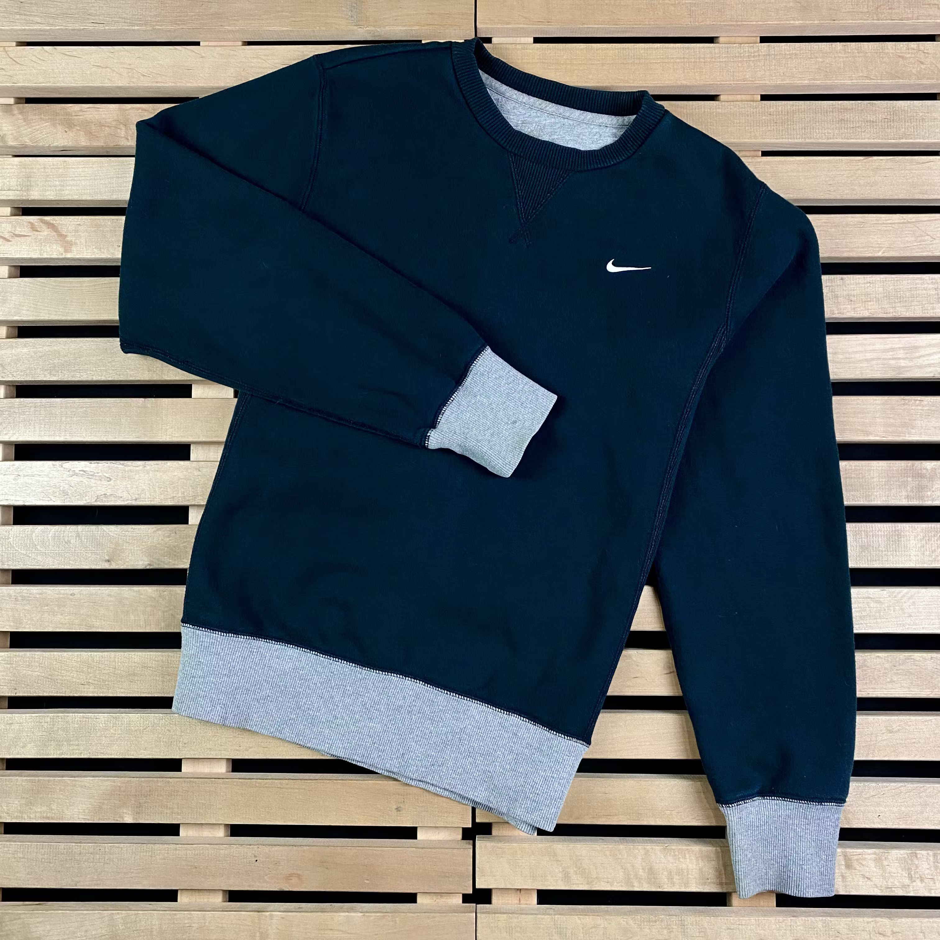 Nike × Vintage Mens Nike Vintage Sweatshirt Size S Size US S / EU 44-46 / 1 - 1 Thumbnail