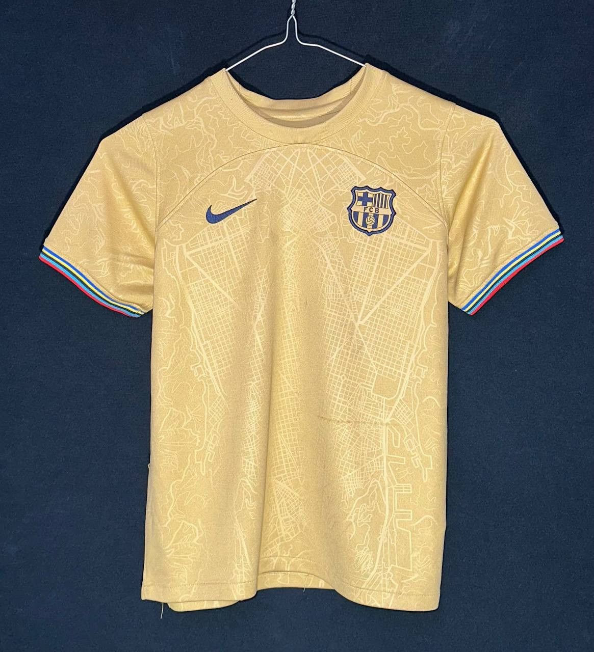 Nike Barcelona 2022 - 2023 Away Nike Football Shirt jersey YOUNG Size US XS / EU 42 / 0 - 1 Thumbnail