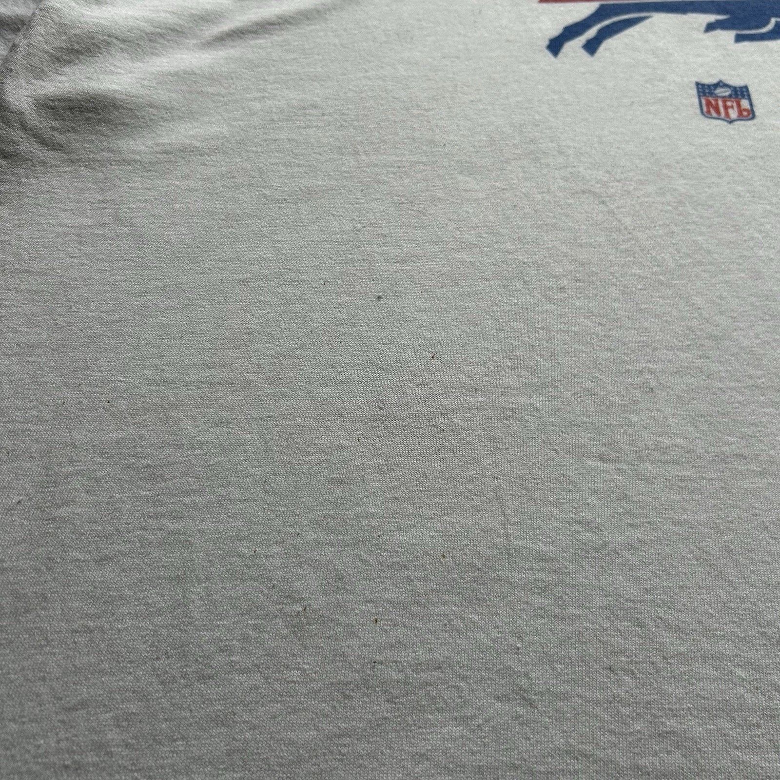 Gildan Vintage Buffalo Bills T Shirt XL Y2K NFL Football Logo White Size US XL / EU 56 / 4 - 6 Thumbnail