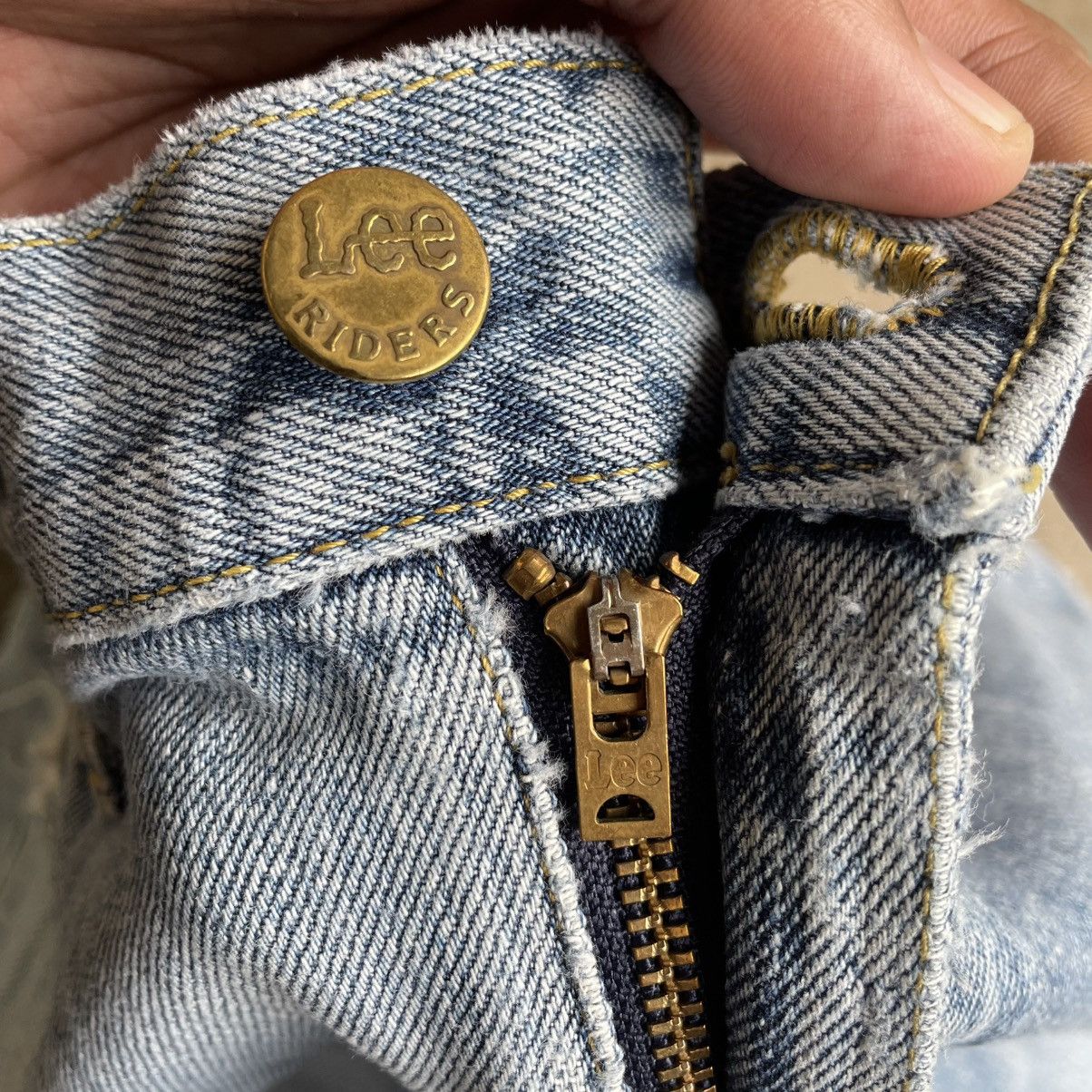 Lee 🔥Vintage Lee Riders Stoned Washed Ripped Distress Jeans Size US 31 - 11 Thumbnail