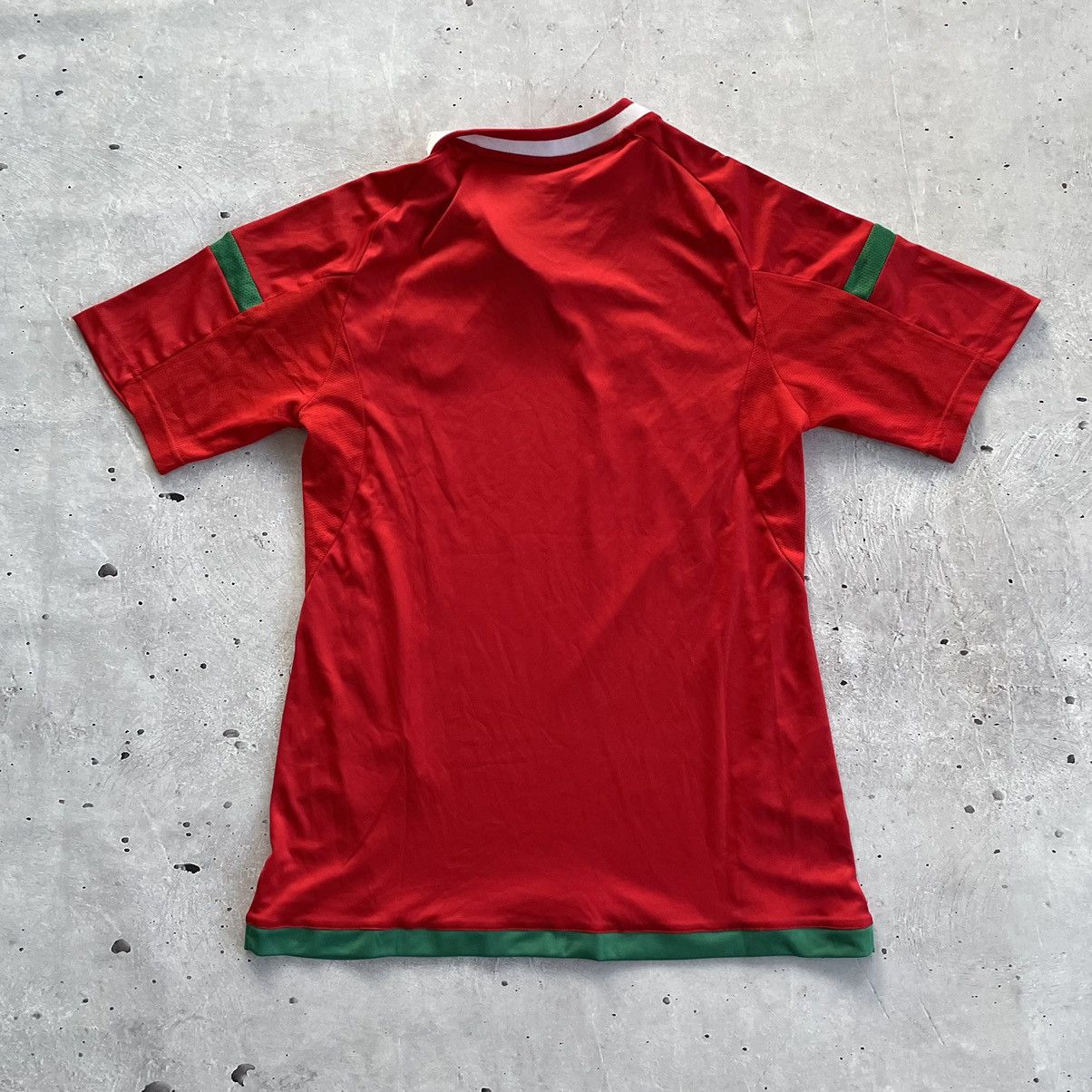 Vintage Vintage 2012-2014 Hungary home t-shirt soccer jersey Size US S / EU 44-46 / 1 - 10 Thumbnail