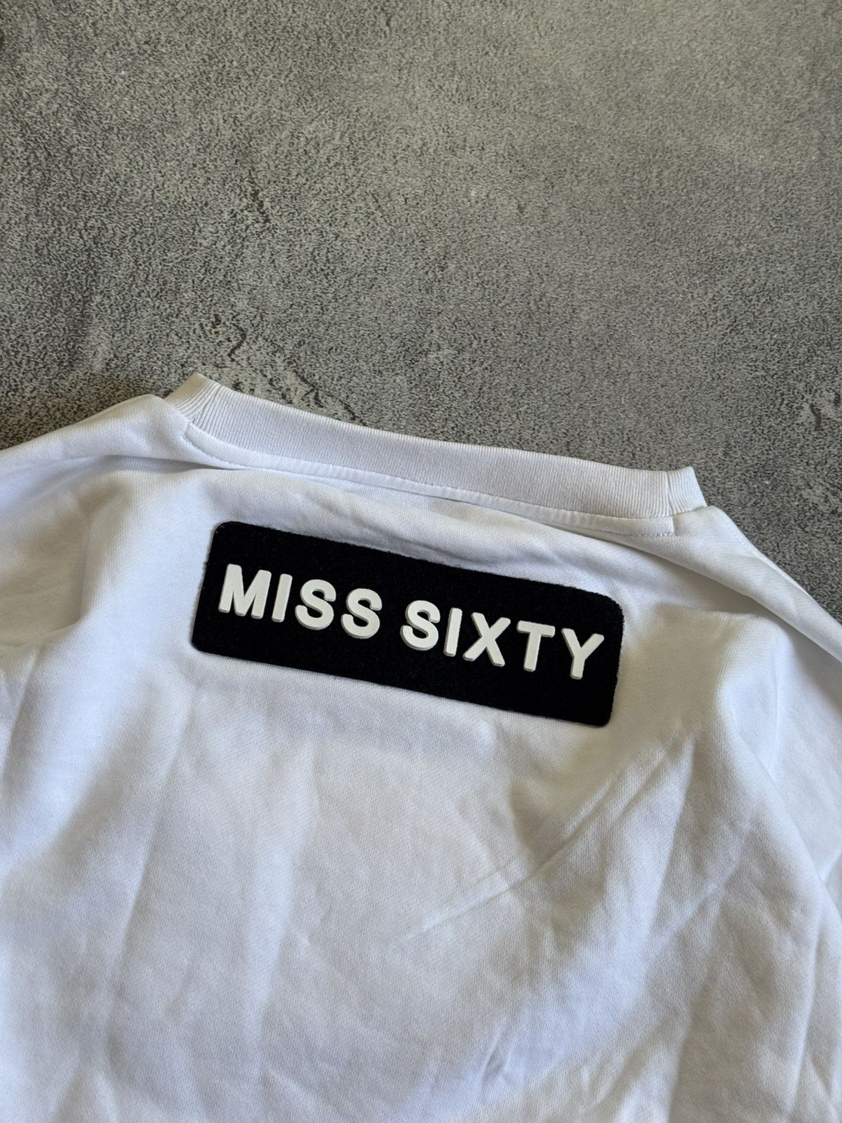 Miss Sixty Miss Sixty big logo smile emoji sweatshirts crop jumper top Size XS / US 0-2 / IT 36-38 - 14 Thumbnail
