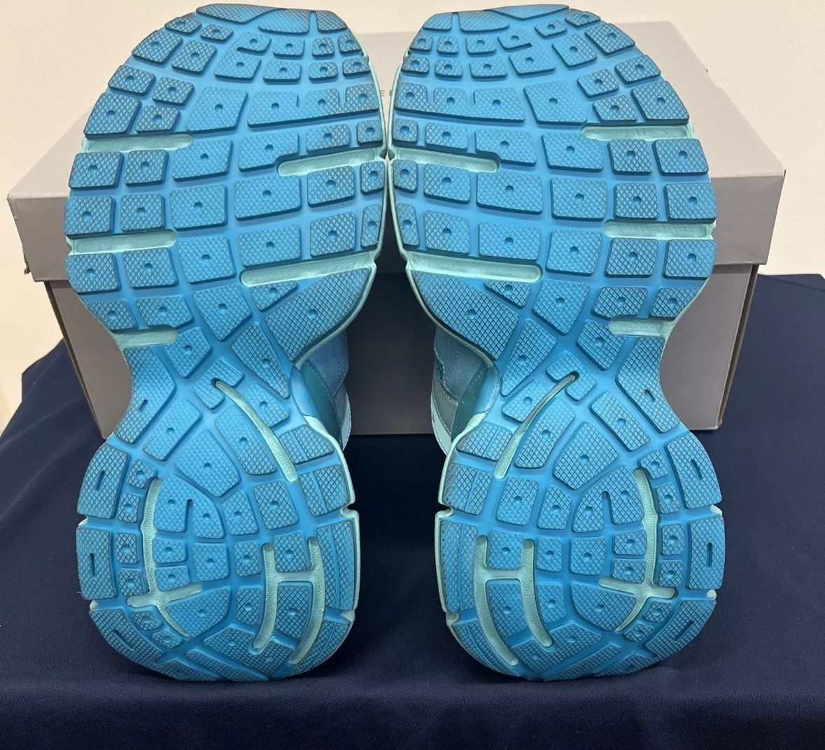 Balenciaga Balenciaga 3XL blue mix size 42 Size US 9 / EU 42 - 9 Thumbnail