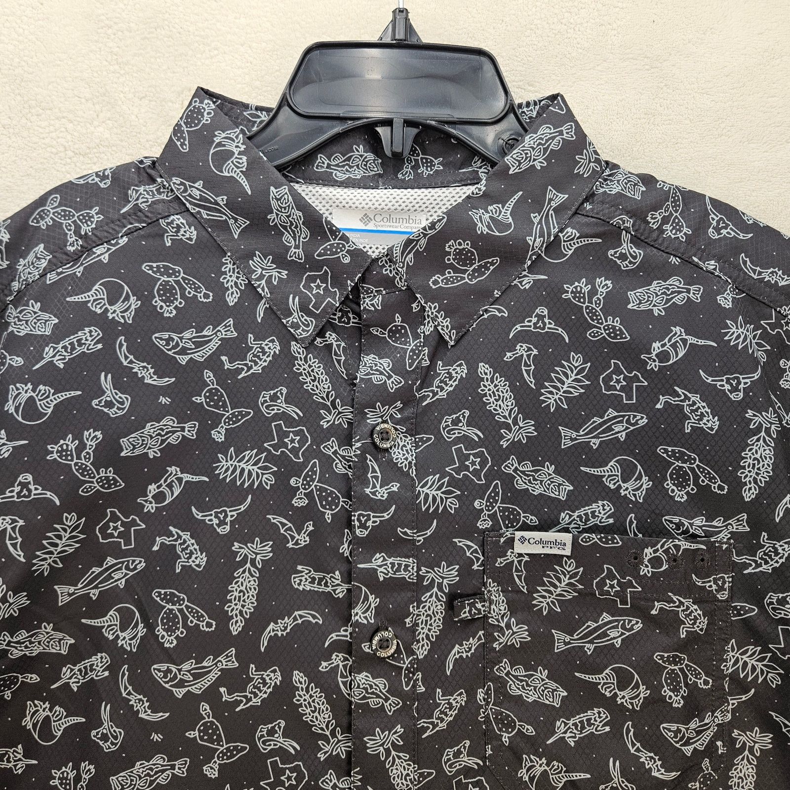 Columbia COLUMBIA PFG MEN'S MEDIUM ANIMAL PRINT BLACK SHORT SLEEVE Size US M / EU 48-50 / 2 - 2 Thumbnail