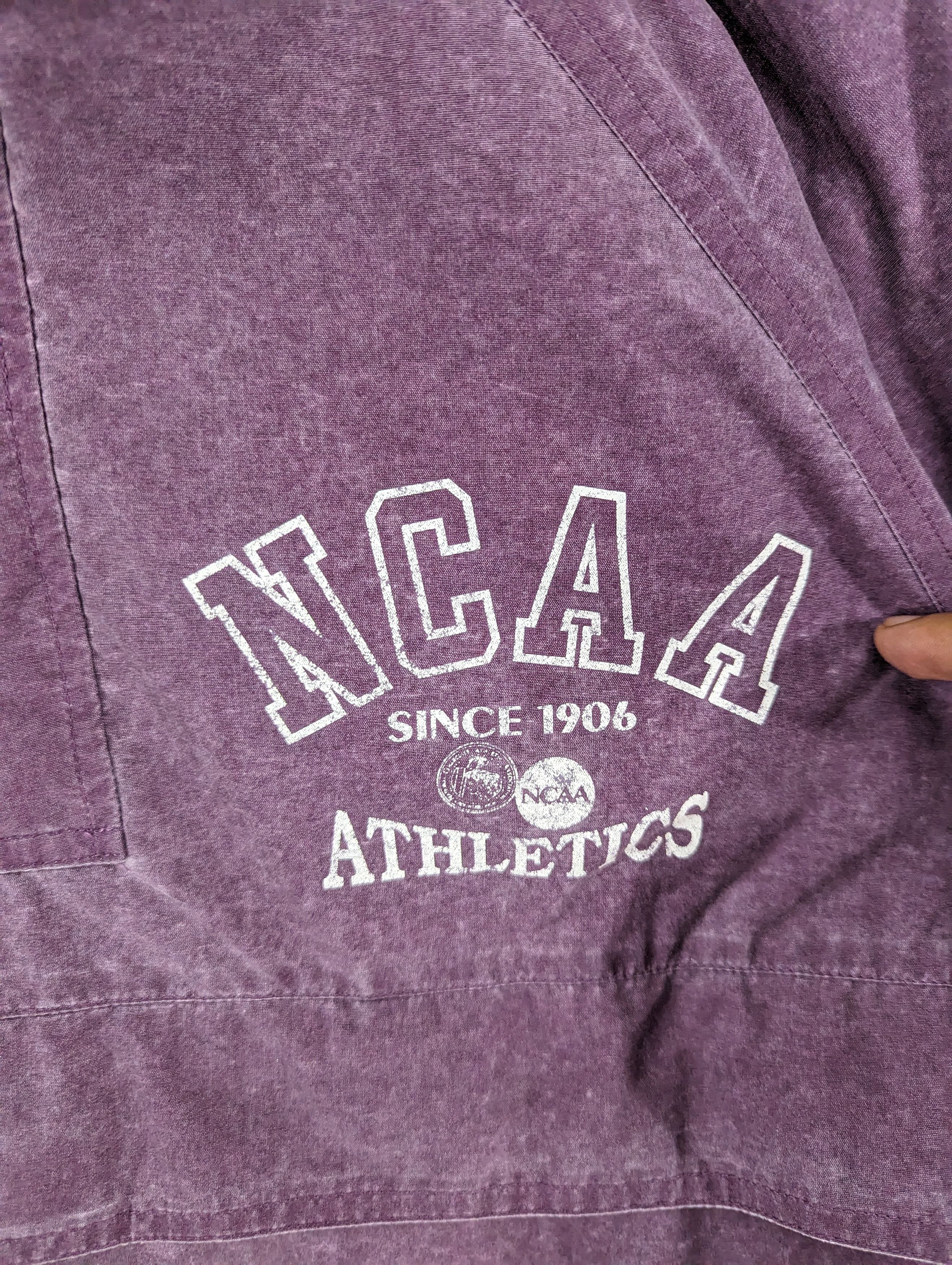 NCAA Vintage NCAA Athletics Halfzipper Anorak Windbreaker Jacket Size US L / EU 52-54 / 3 - 10 Thumbnail