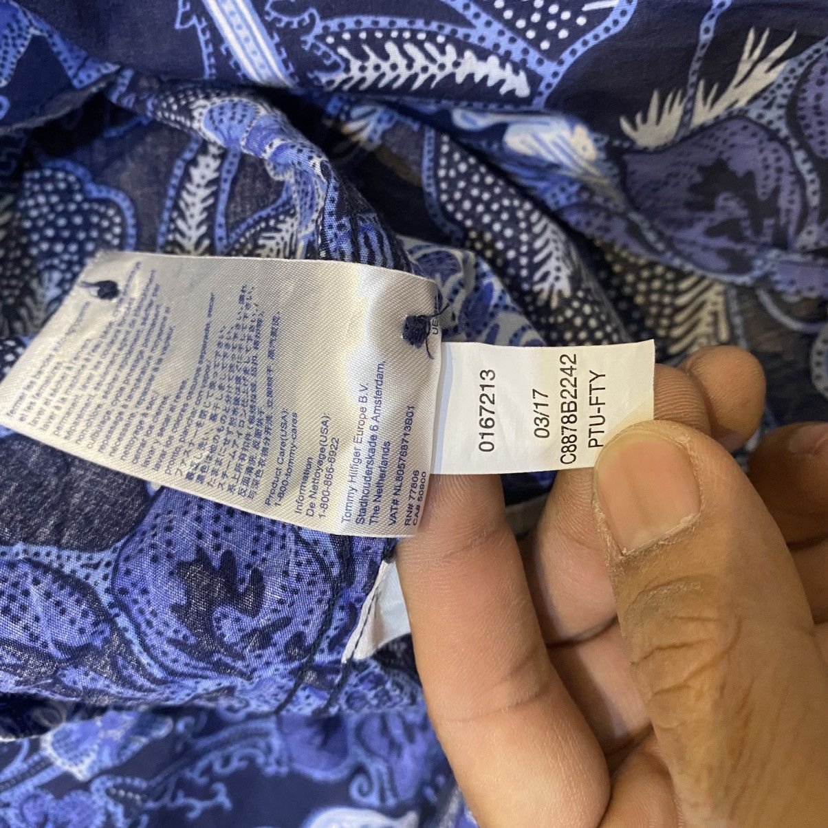 Tommy Hilfiger Tommy Hilfger Batik Indonesia Button Ups Shirts Size US XXL / EU 58 / 5 - 13 Thumbnail