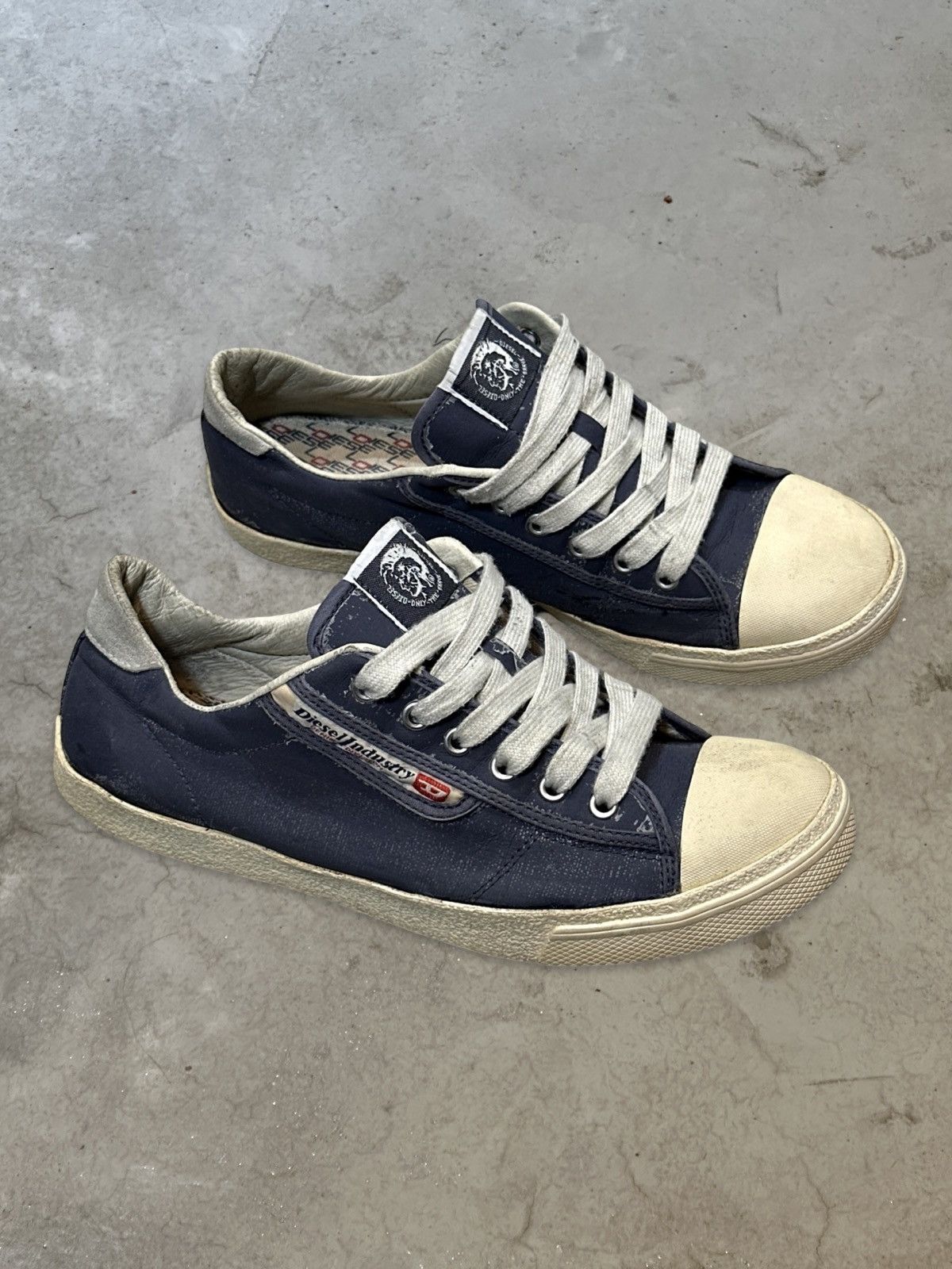 Diesel (SS09) ONWARD LOW TOP Size US 9 / EU 42 - 3 Thumbnail