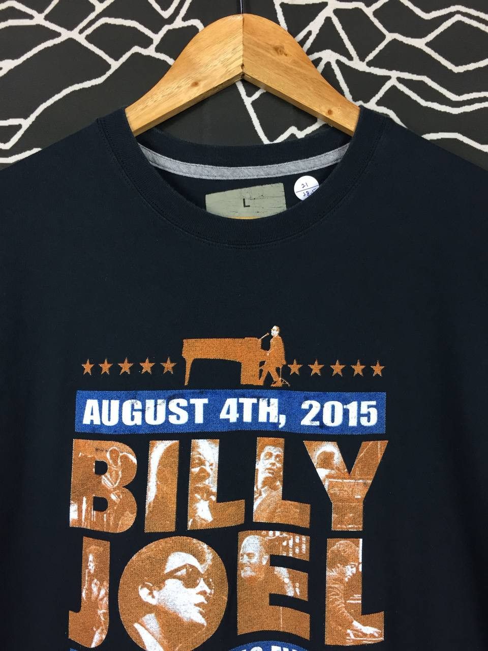 Band Tees Billy Joel Nassau Coliseum Final Concert Long Island NY Tee Size US L / EU 52-54 / 3 - 3 Thumbnail