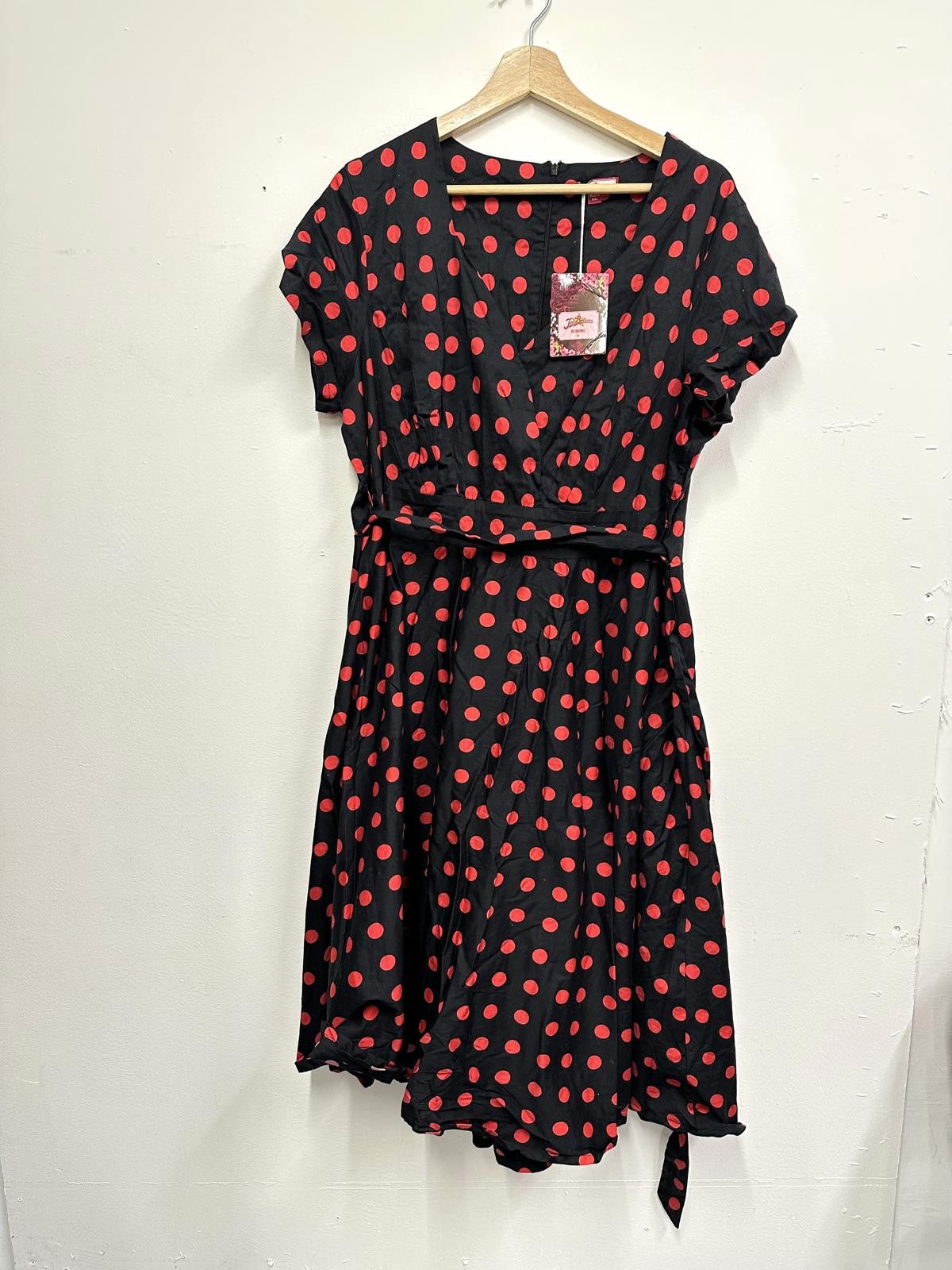Joe Browns Joe Browns Black Midi Dress with Red Polka Dots Size M / US 6-8 / IT 42-44 - 1 Thumbnail