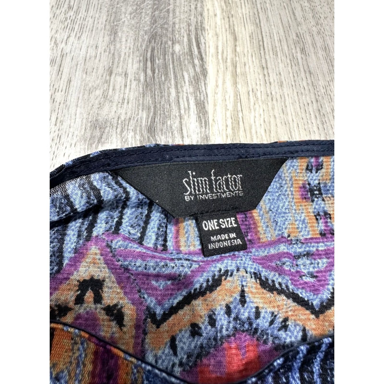 Vintage Women's Purple Aztec Poncho Cape Top Nylon One Size Slim Factor Investments Capes Poncho Aztec Purple Womens One Size Size ONE SIZE - 4 Thumbnail