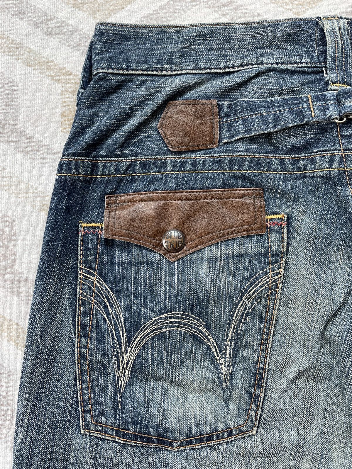 Edwin Edwin Buckle Back Jeans Size US 31 - 8 Thumbnail