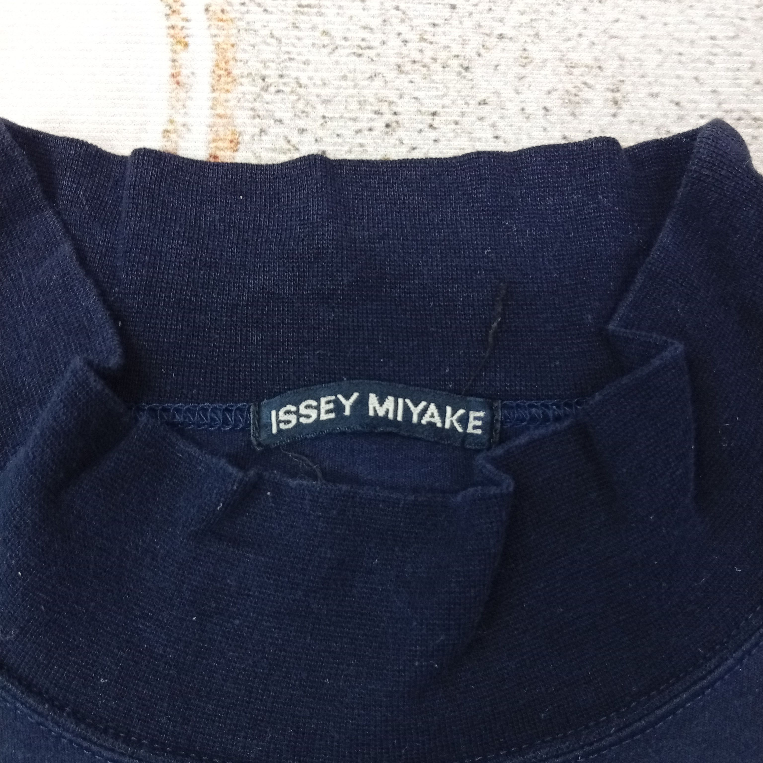 Issey Miyake Issey Miyake Japanese Turtleneck Tshirt C259N76 Size US L / EU 52-54 / 3 - 3 Thumbnail