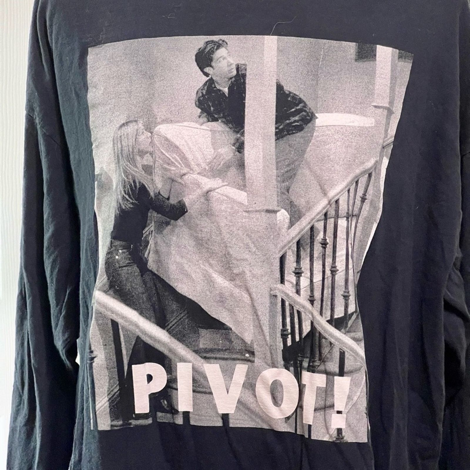 Ripple Junction FRIENDS The One With the Cop Pivot couch Ross Rachel mens XL Size US XL / EU 56 / 4 - 2 Thumbnail