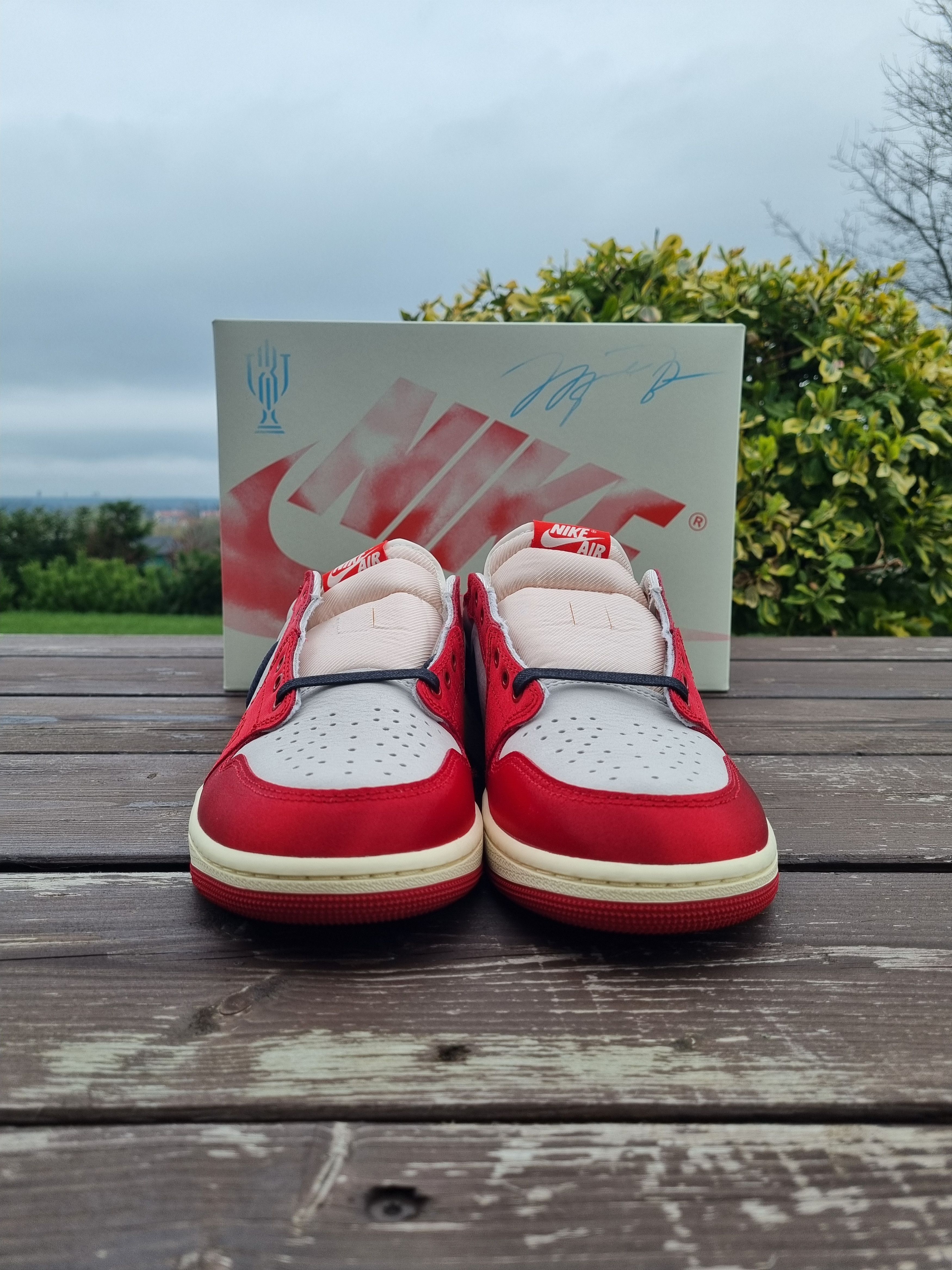 Jordan Brand Jordan 1 Retro Low Trophy Room Away Size US 10 / EU 43 - 2 Thumbnail