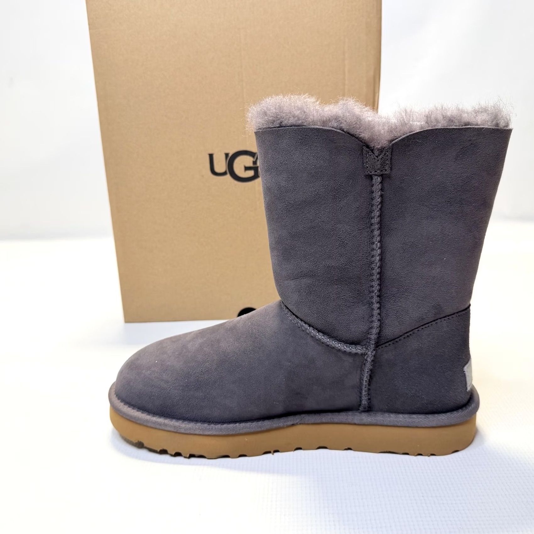 Ugg UGG Bailey Button II Boots Womens Gray Size 9 Suede Shearling Mid Calf Size US 9 / IT 39 - 3 Thumbnail