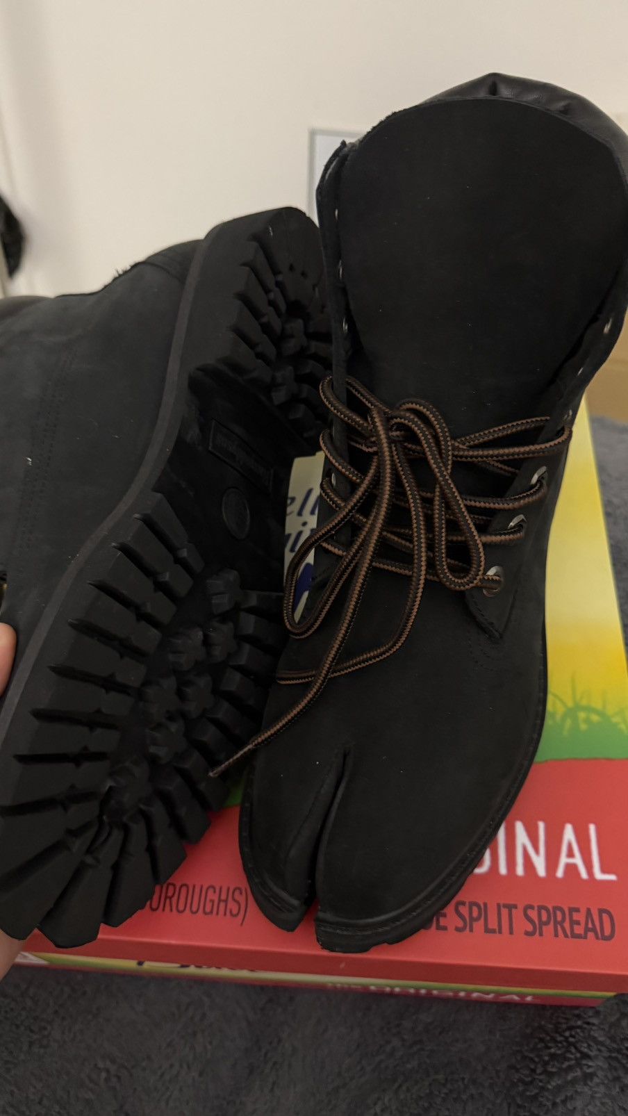 ESENES WORLDWIDE ESENES WORLDWIDE Tabi Timbs Size US 11 / EU 44 - 3 Thumbnail