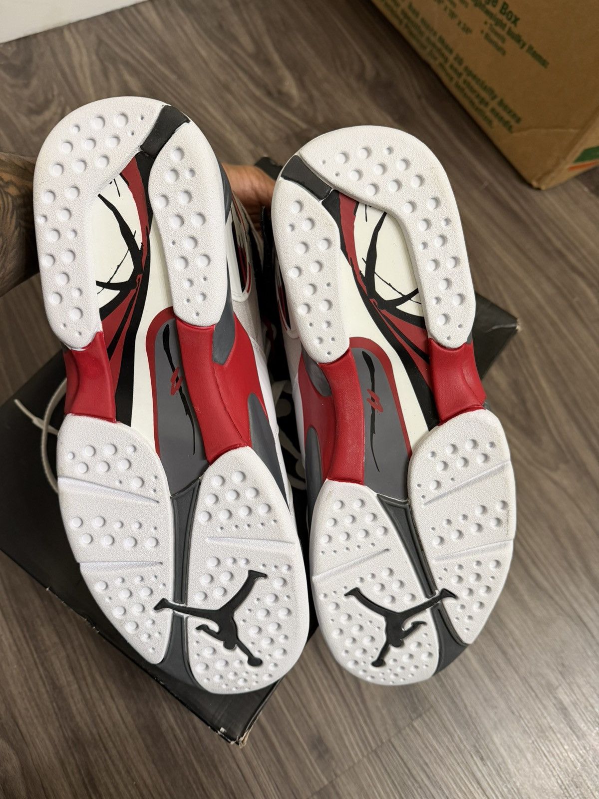 Jordan Brand Jordan 8 Bugs Bunny ‘2013’ Size US 11.5 / EU 44-45 - 5 Thumbnail