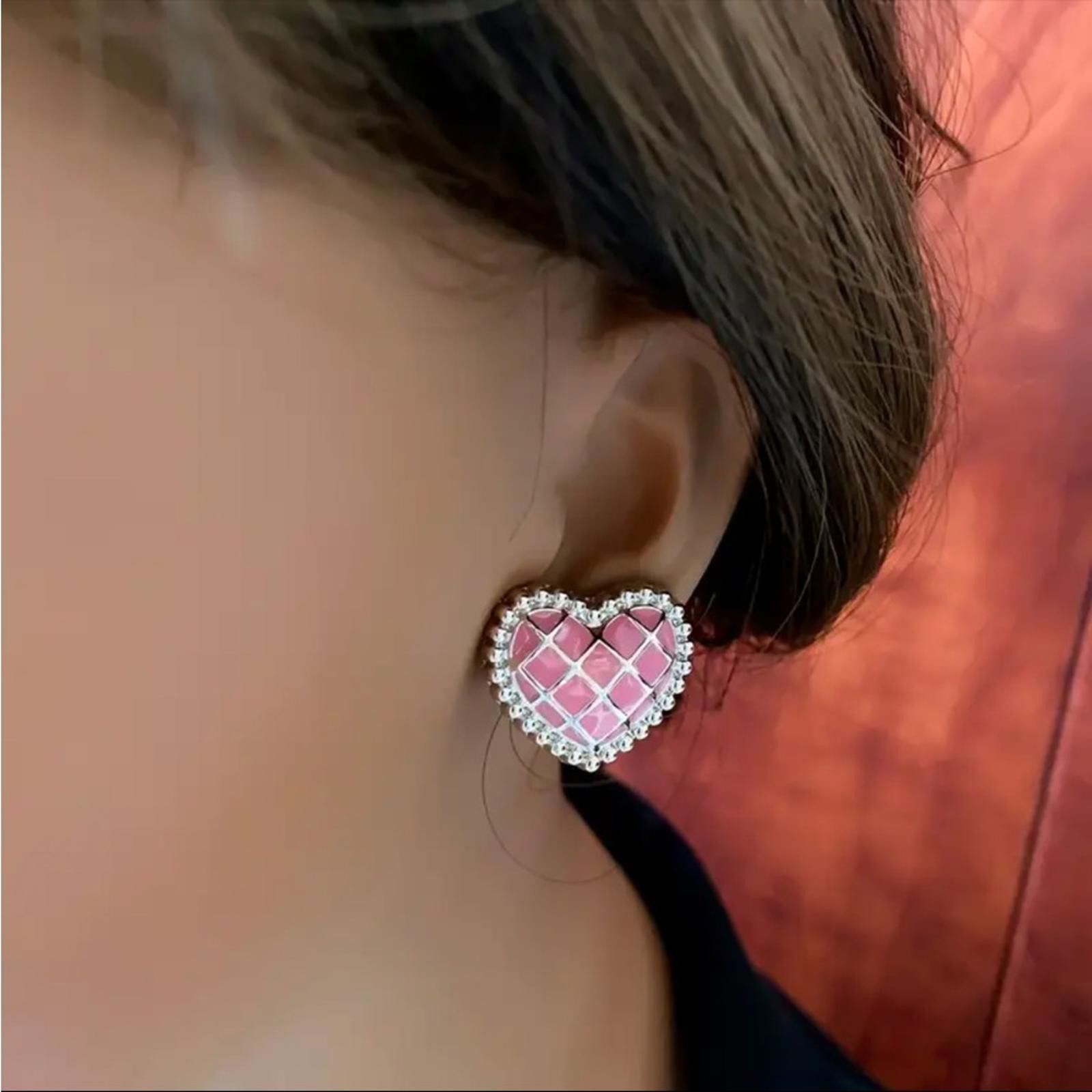 Designer Heart-Shaped Pink Earrings Size ONE SIZE - 4 Thumbnail