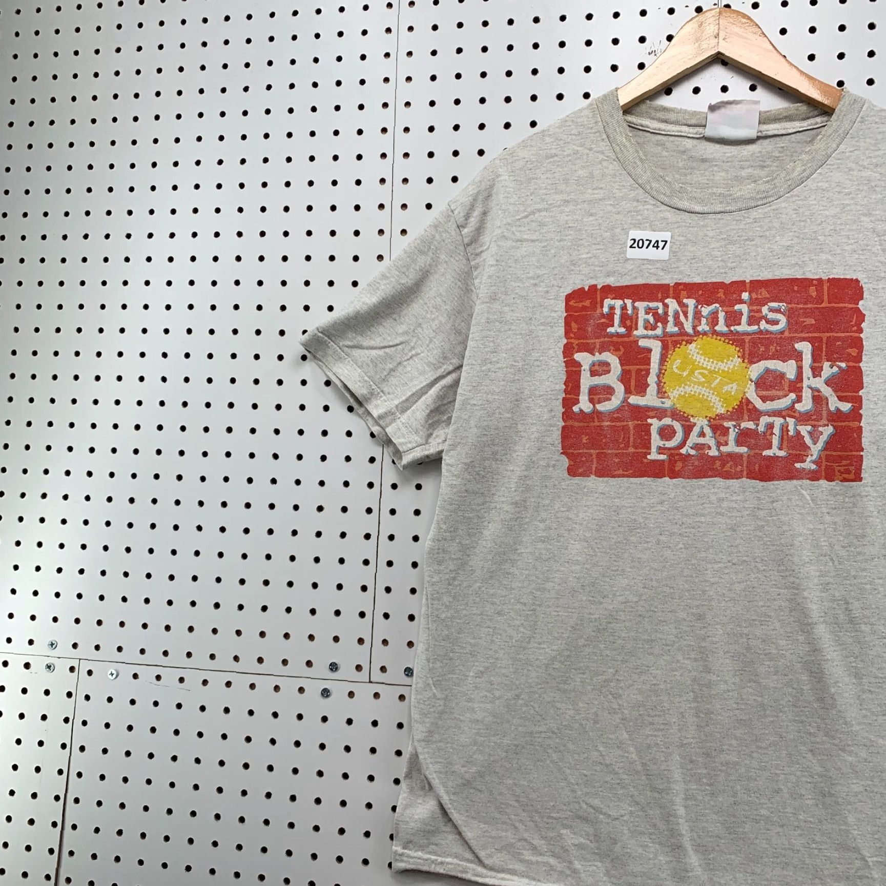 Vintage VINTAGE USTA Shirt Mens Large Gray Short Sleeve Tennis Block Party Shirt 90s Sports Mens Size US L / EU 52-54 / 3 - 3 Thumbnail