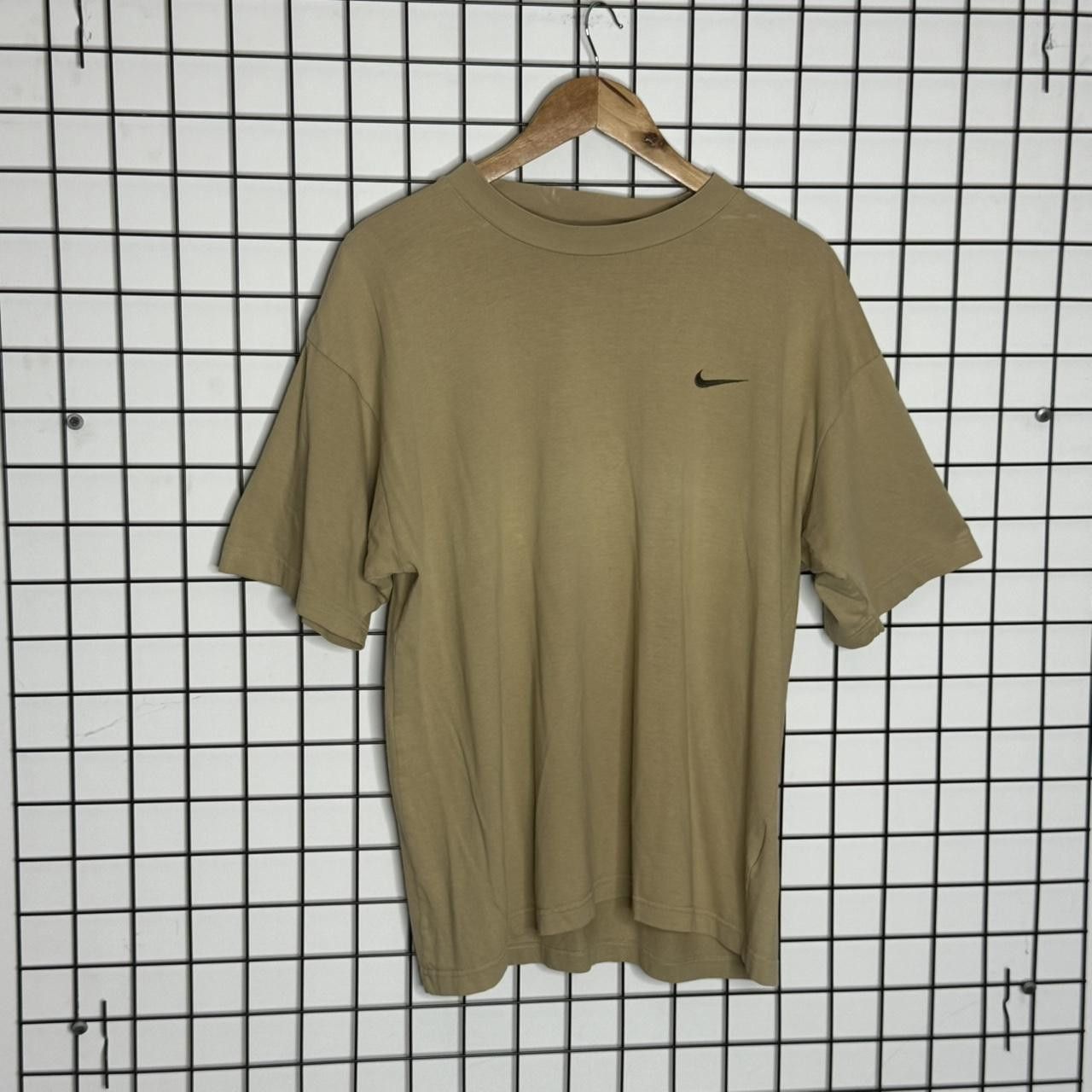 Nike Nike Vintage 90s Swoosh T shirt Tee Beige Size US L / EU 52-54 / 3 - 2 Thumbnail
