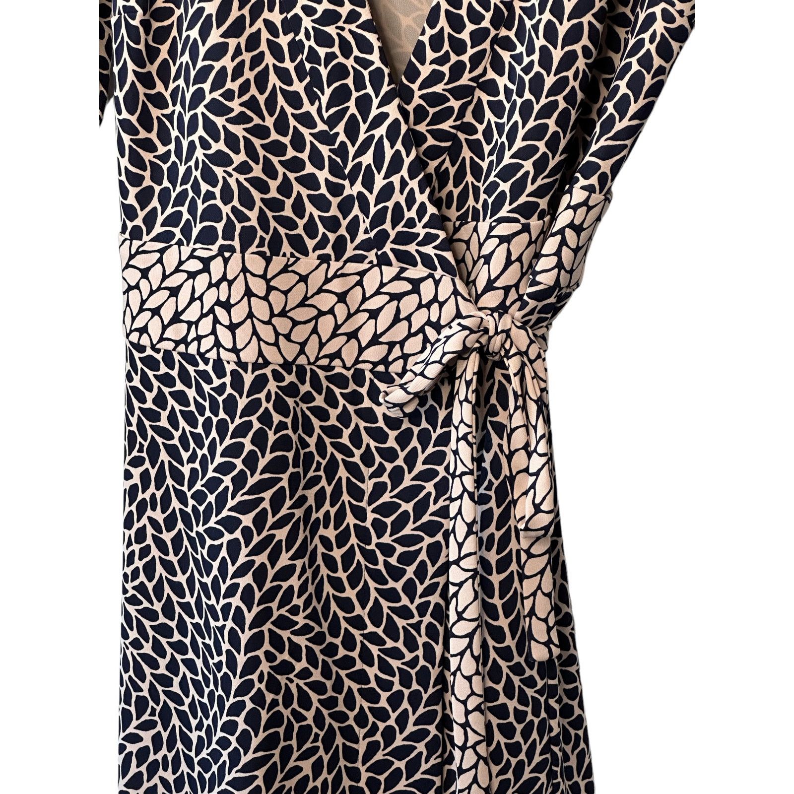 Ann Taylor Ann Taylor Cream & Black Print Long Sleeve Wrap Dress Sz 4 Size S / US 4 / IT 40 - 5 Thumbnail