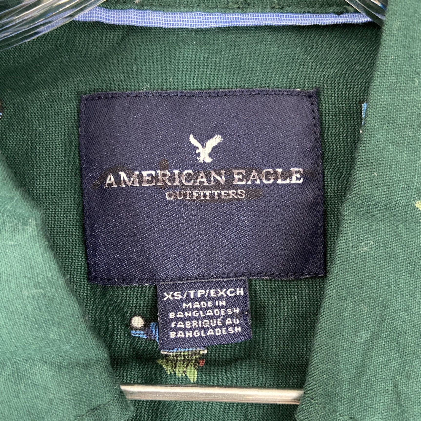American Eagle Outfitters VINTAGE American Eagle Outfitters Men’s XS Green Cars With Christmas Trees Button-Down Button-Up Long Sleeve Shirt Christmas Men XS Green Pockets Size US XS / EU 42 / 0 - 7 Thumbnail