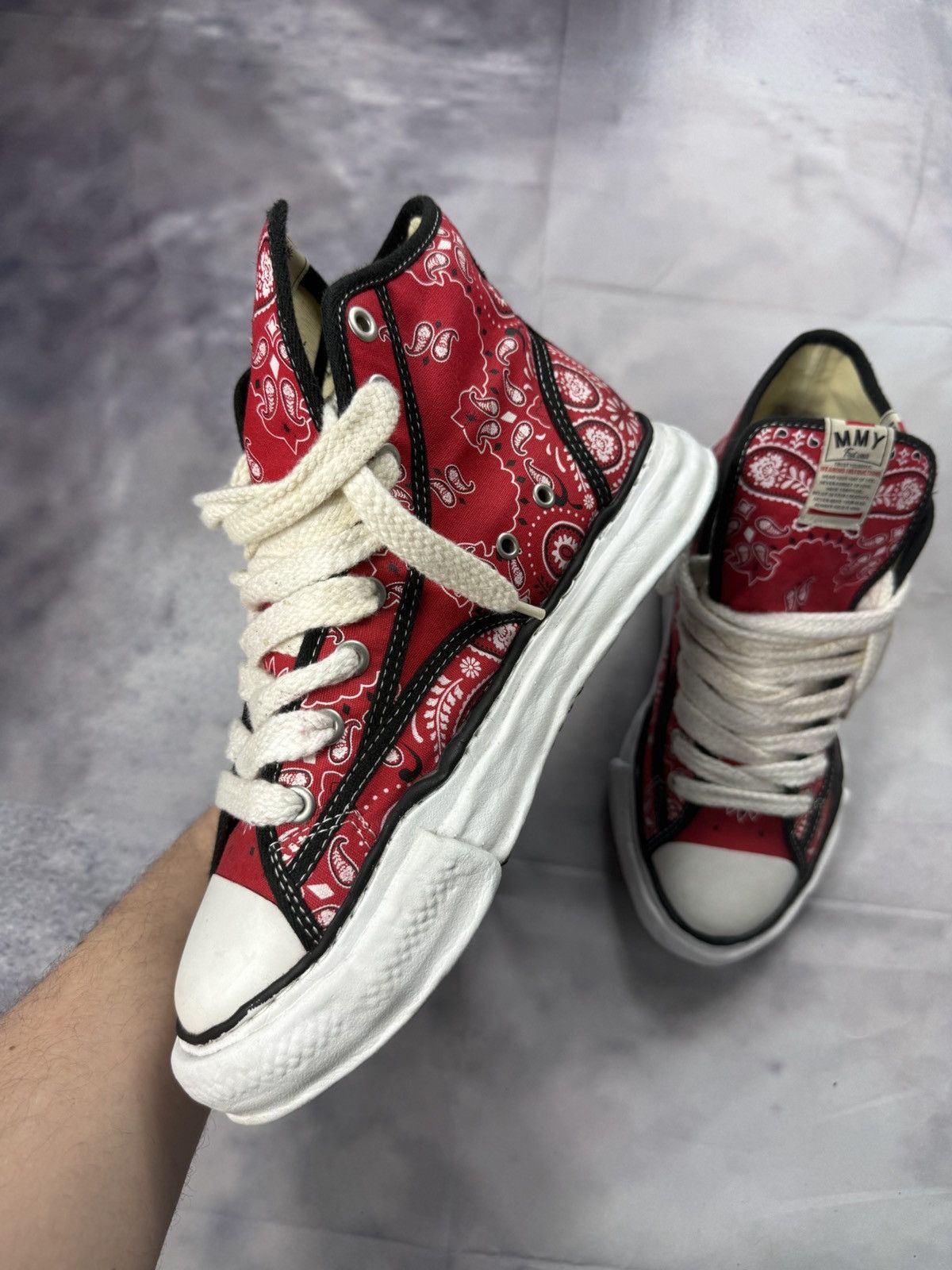 Maison MIHARA YASUHIRO Maison Mihara Yasuhiro MMY Peterson Hi bandana red print Size US 11 / EU 44 - 4 Thumbnail