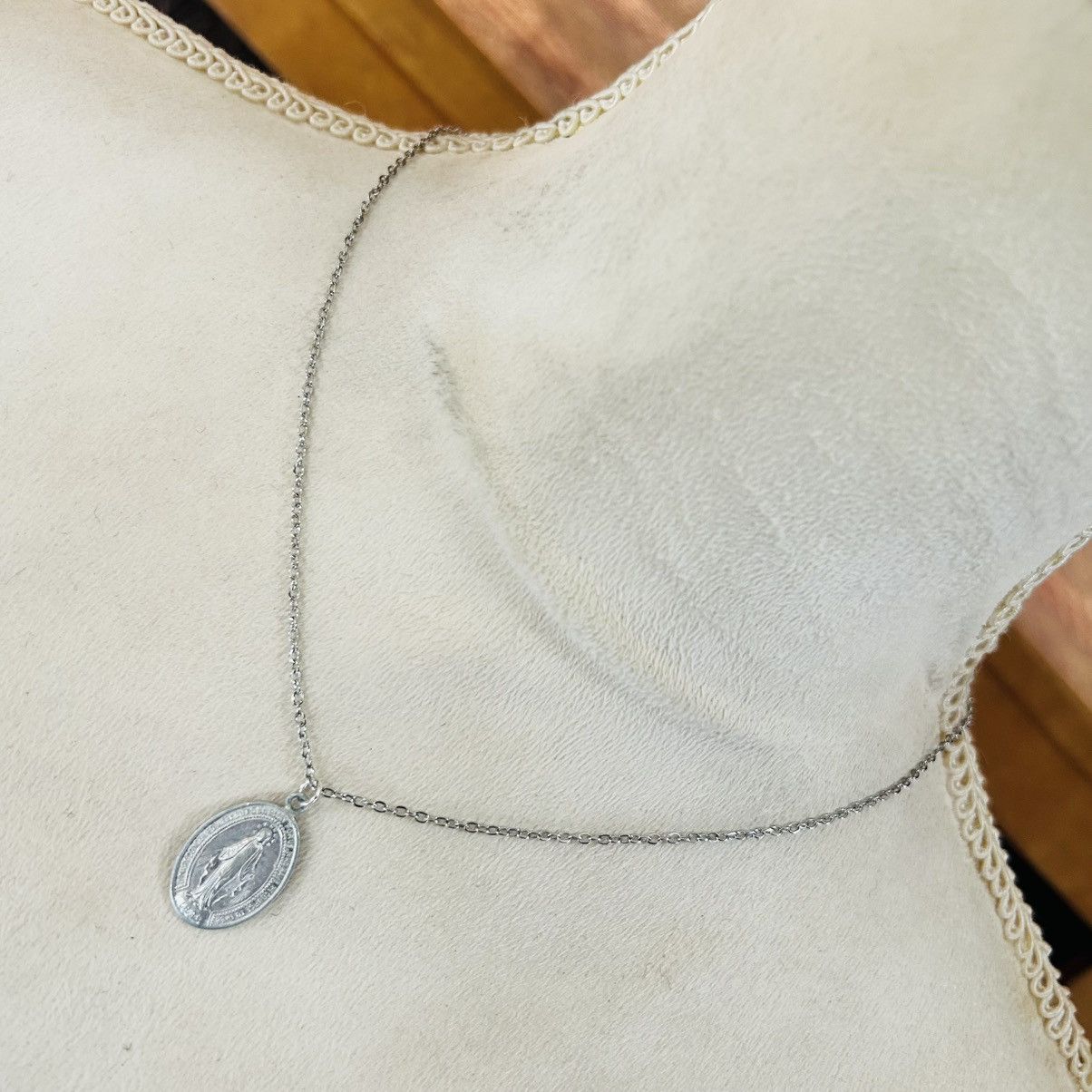 Vintage Vintage Saint Mary Miraculous pendant on chain necklace Size ONE SIZE - 1 Thumbnail