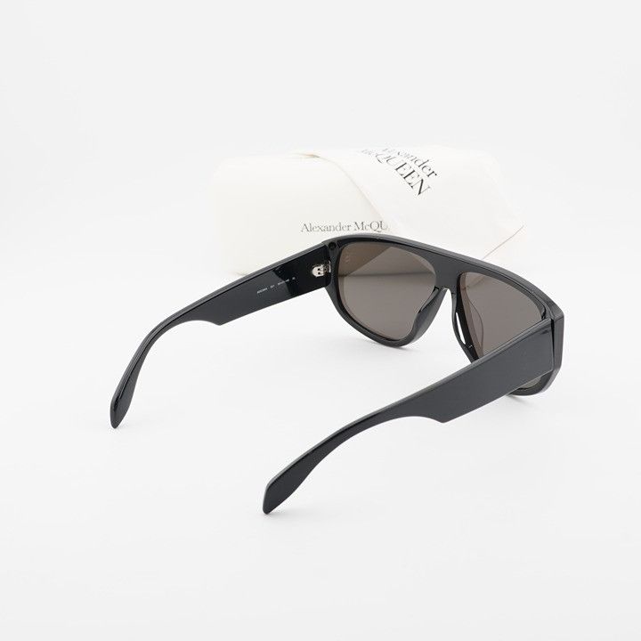 Alexander McQueen Alexander McQueen AM0386S 001 Sunglasses Black Shield Frame Size ONE SIZE - 12 Thumbnail