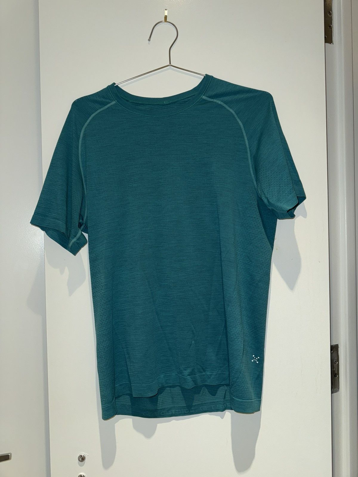 Lululemon Lululemon Short Sleeve Shirt Size US S / EU 44-46 / 1 - 1 Thumbnail