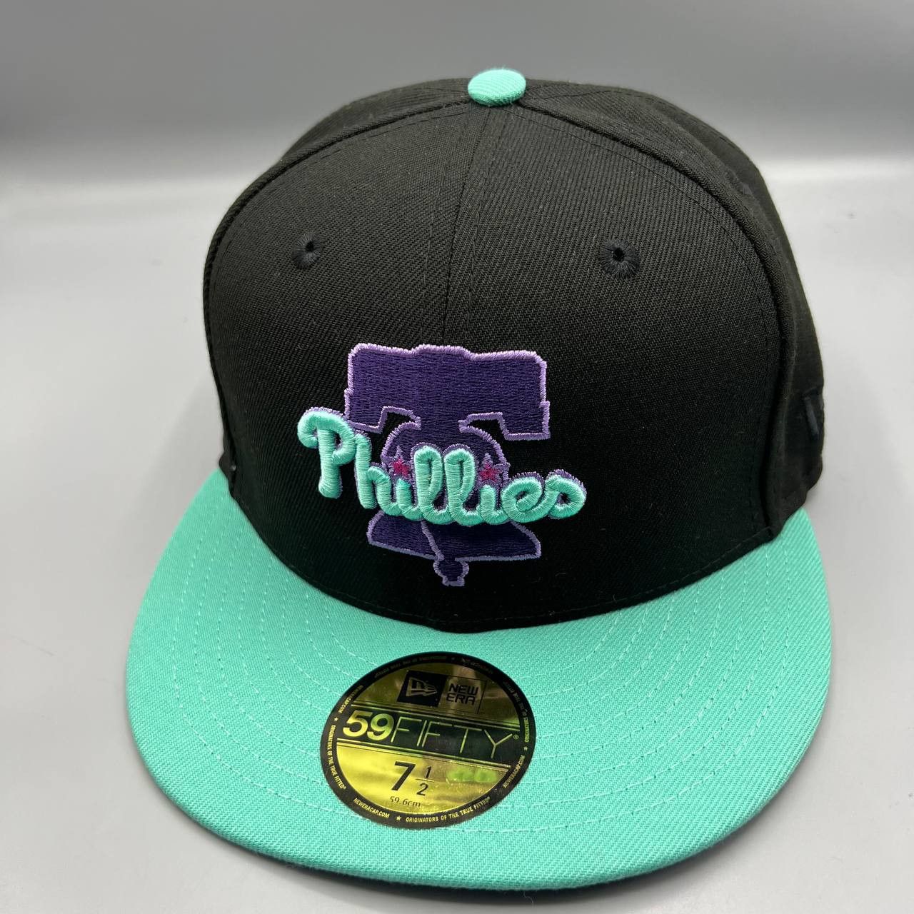 New Era Philadelphia Phillies Hat Men 7 1/2 59Fifty New Era Fitted Size ONE SIZE - 8 Thumbnail