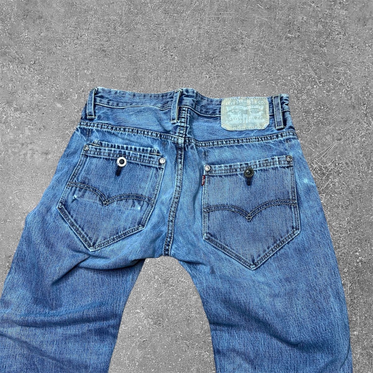 Levi's × Vintage Y2K Levi’s Button Back Pockets Grunge Slim Straight Jeans 31 Size US 31 - 1 Thumbnail