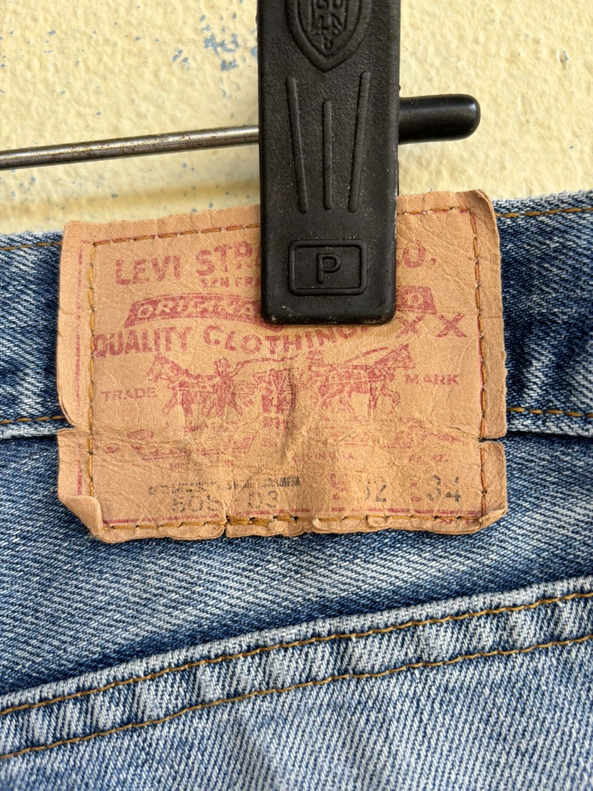 Levi's × Vintage Vintage Levi’s 505 Ripped Jean Size US 32 / EU 48 - 14 Thumbnail