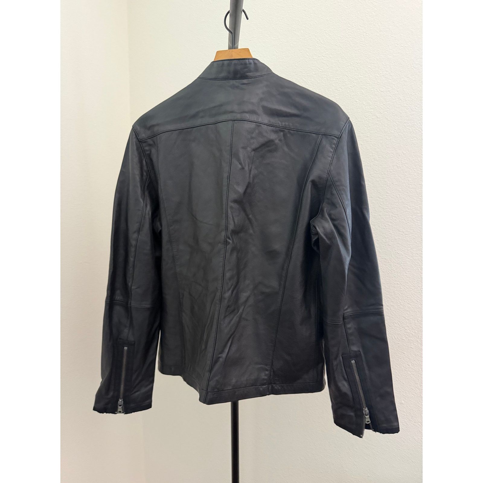 John Varvatos New John Varvatos black moto single rider leather jacket Size US M / EU 48-50 / 2 - 4 Thumbnail