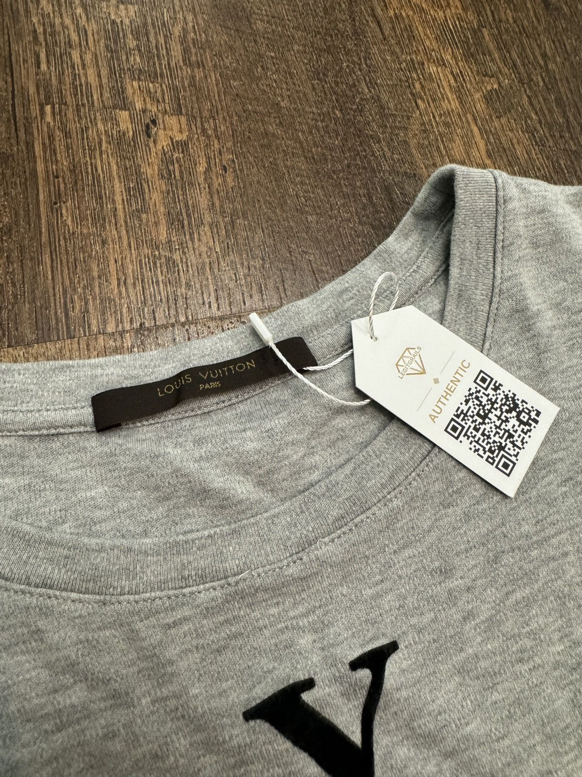 Louis Vuitton Louis Vuitton King of Trunk Makers Tee Shirt Size US S / EU 44-46 / 1 - 4 Thumbnail