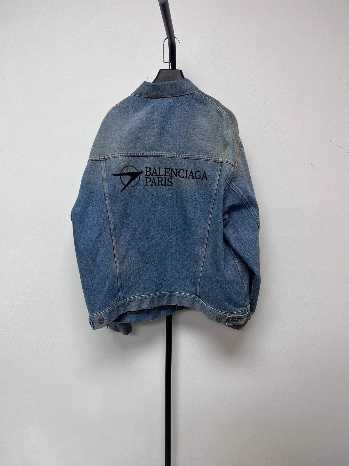 Balenciaga Balenciaga Logo Embroidered Denim Jacket Men's Light Blue XS Size US XS / EU 42 / 0 - 2 Thumbnail